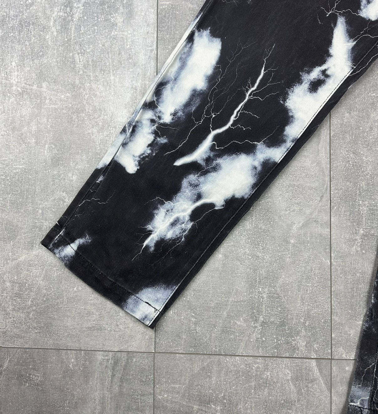 Jaded London Jaded London Lighting Cloud Print Scate Denim Jeans Pants Size US 32 / EU 48 - 4 Thumbnail