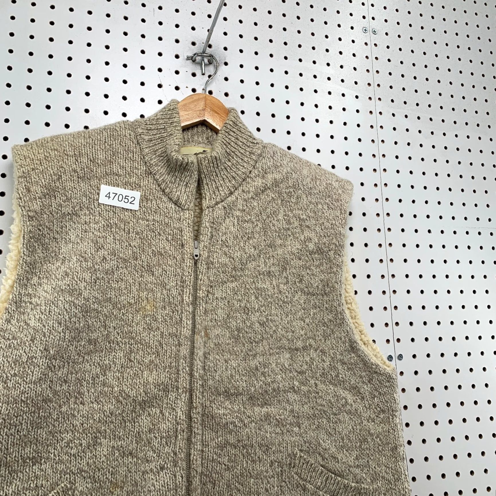 Vintage VINTAGE Winona Knits Wool Vest Mens XL Beige Sherpa Lined Sleeveless USA Size US XL / EU 56 / 4 - 4 Thumbnail
