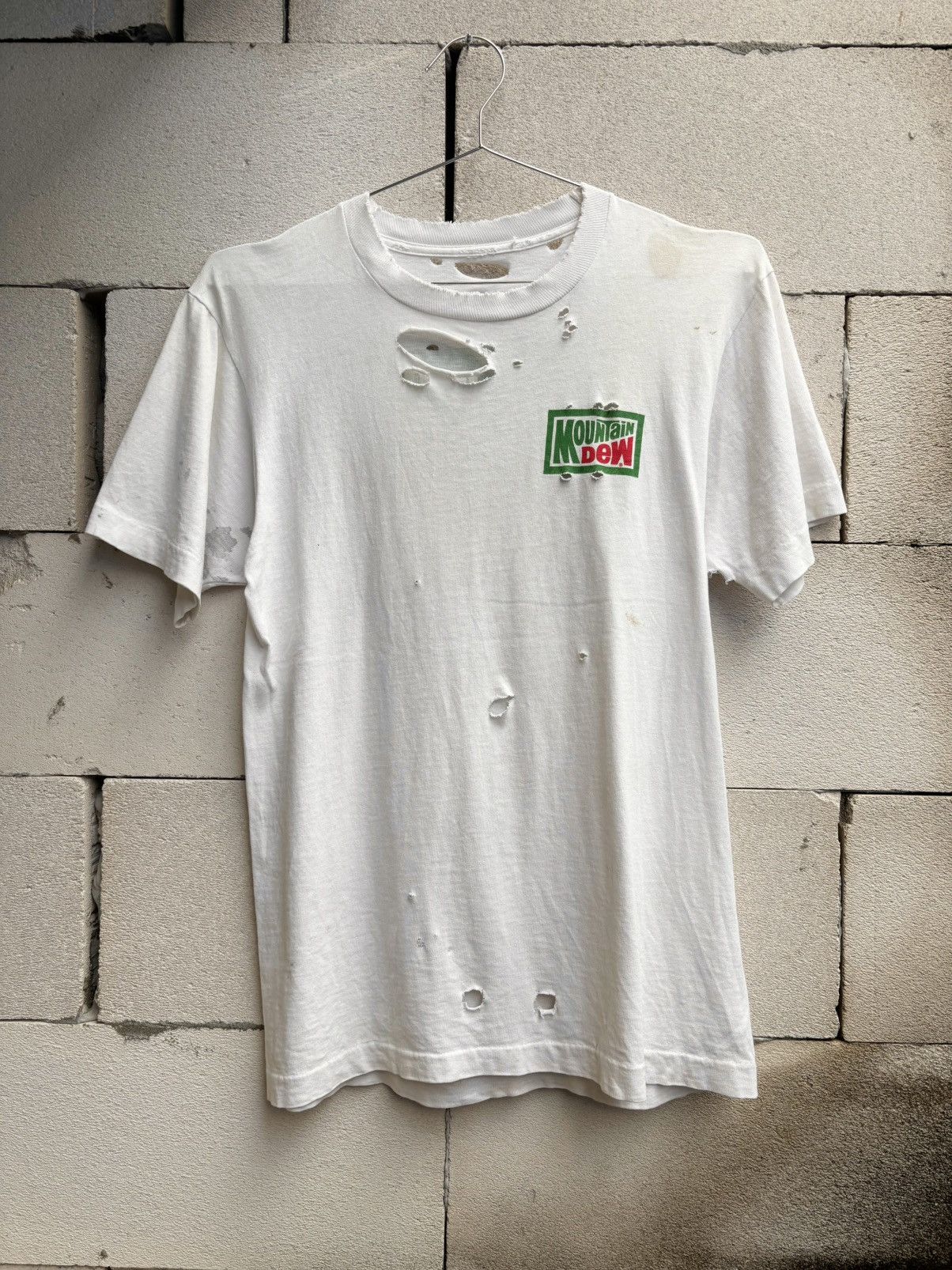 Vintage Thrashed Distressed MOUNTAIN DEW 90s T Shirt ERD Grunge Size US S / EU 44-46 / 1 - 1 Thumbnail