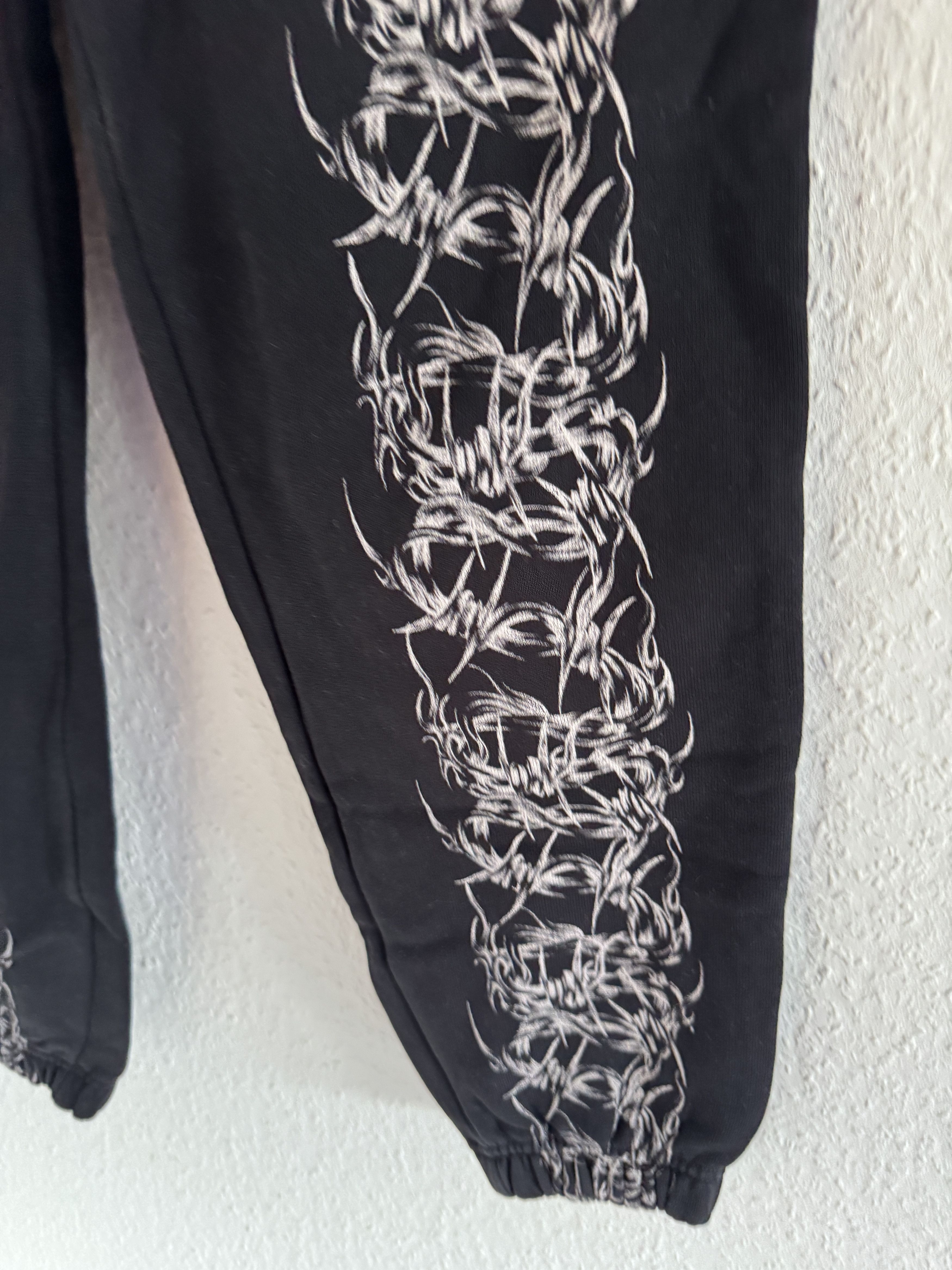 Givenchy Givenchy Barbed Wire Sweatpants Joggers Size US 30 / EU 46 - 2 Thumbnail
