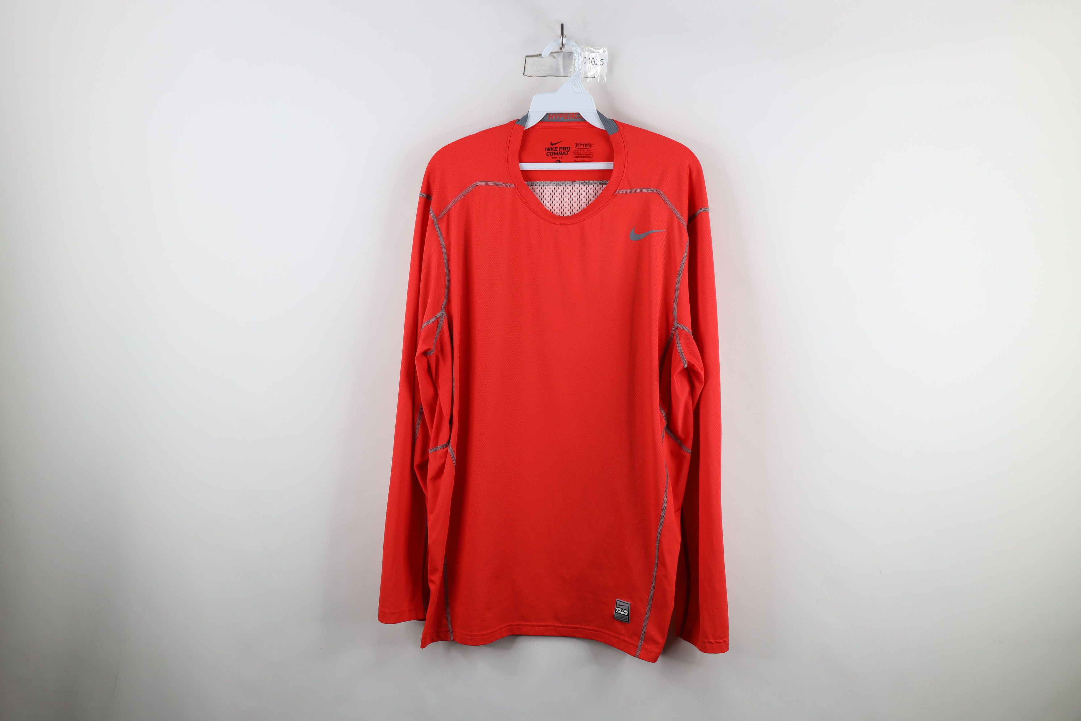 Nike × Vintage Nike Pro Combat Compression Hypercool Training Gym T-Shirt Size US XL / EU 56 / 4 - 1 Thumbnail