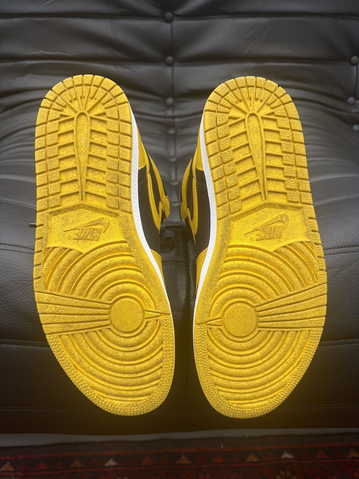 Jordan Brand Nike Air Jordan 1 Retro High OG Pollen Size 9.5 (555088-701) Size US 9.5 / EU 42-43 - 5 Thumbnail