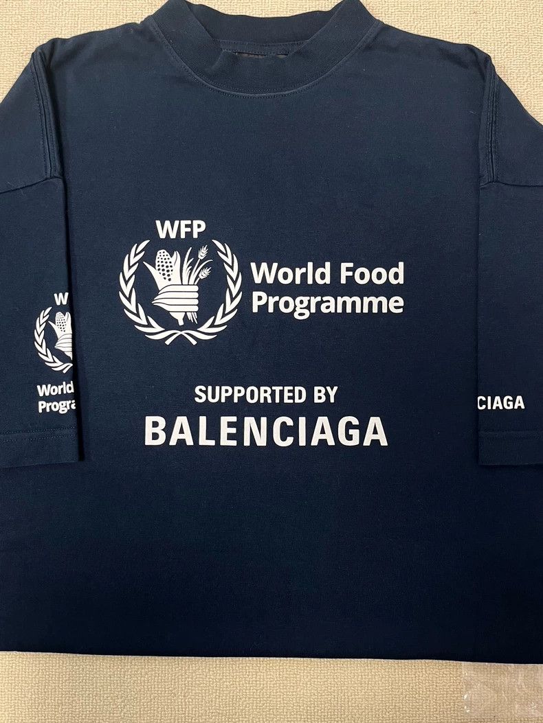 Balenciaga Balenciaga size 2 Letter Print Crew Neck Pullover Fitted Sh Size US S / EU 44-46 / 1 - 3 Thumbnail
