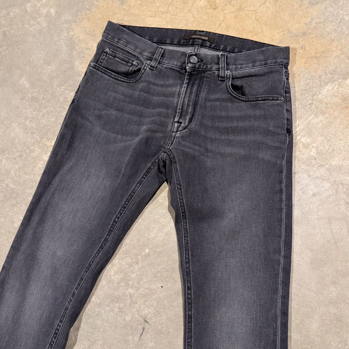 Roberto Cavalli Roberto Cavalli Faded Grey Logo Slim Cut Jeans ERD Grunge Size US 31 - 7 Thumbnail