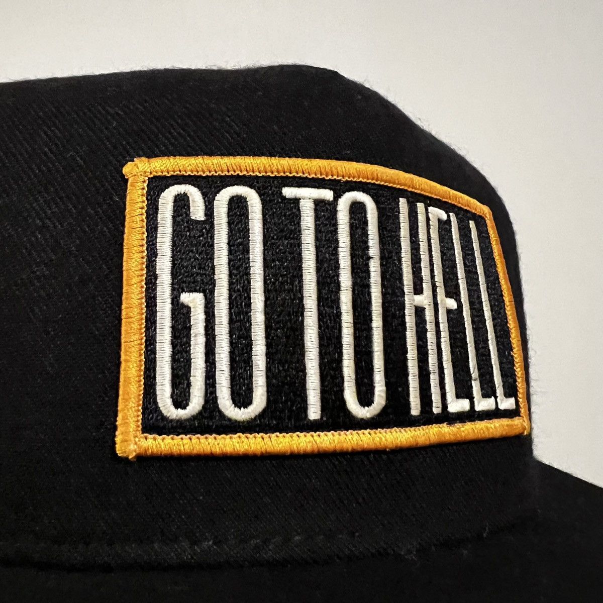 Supreme Supreme Go To Hell Snapback hat Size ONE SIZE - 7 Thumbnail