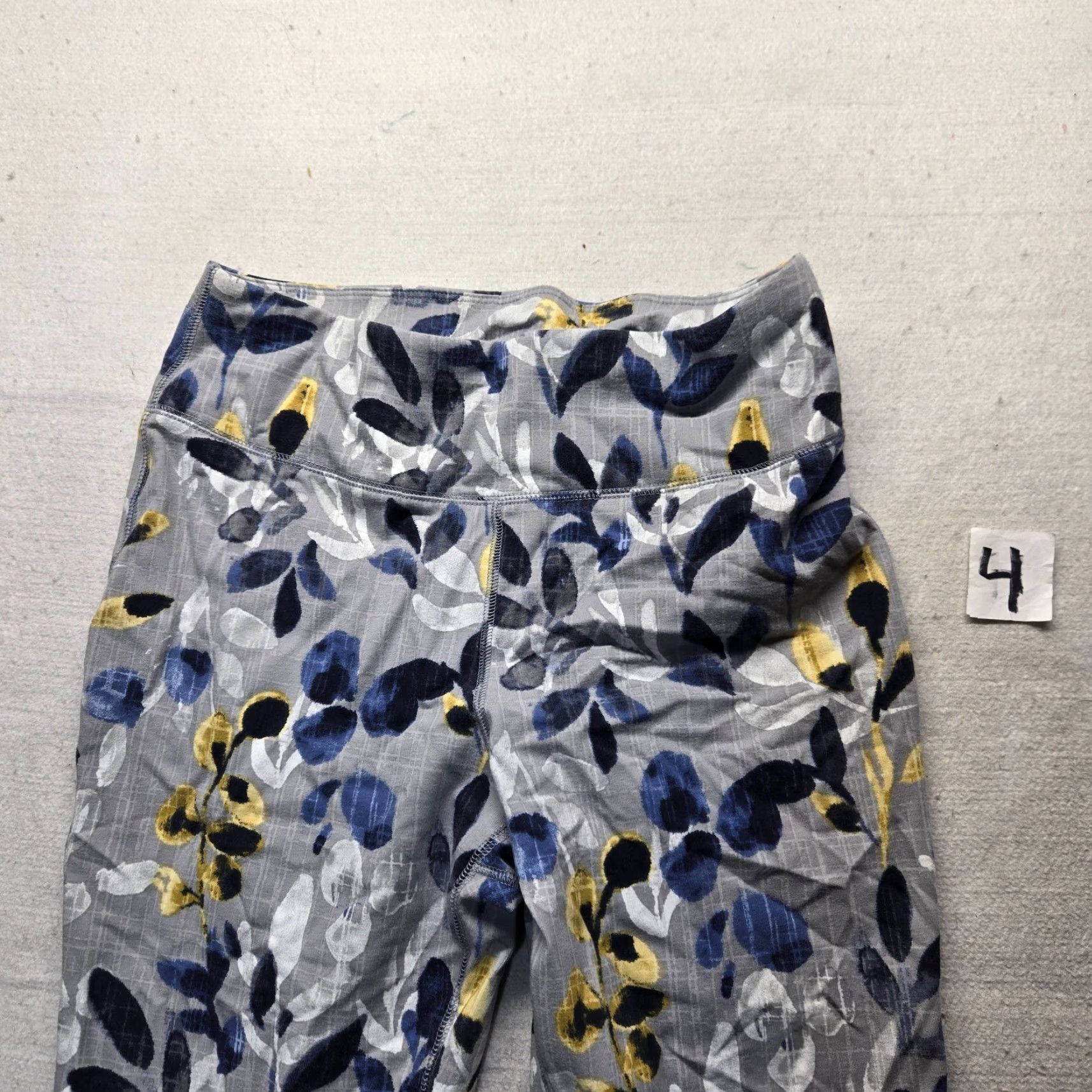 Vintage Active C Leggings Adult Medium Women's Gray Floral Flower Spandex Fitness Size 32" / US 10 / IT 46 - 2 Thumbnail