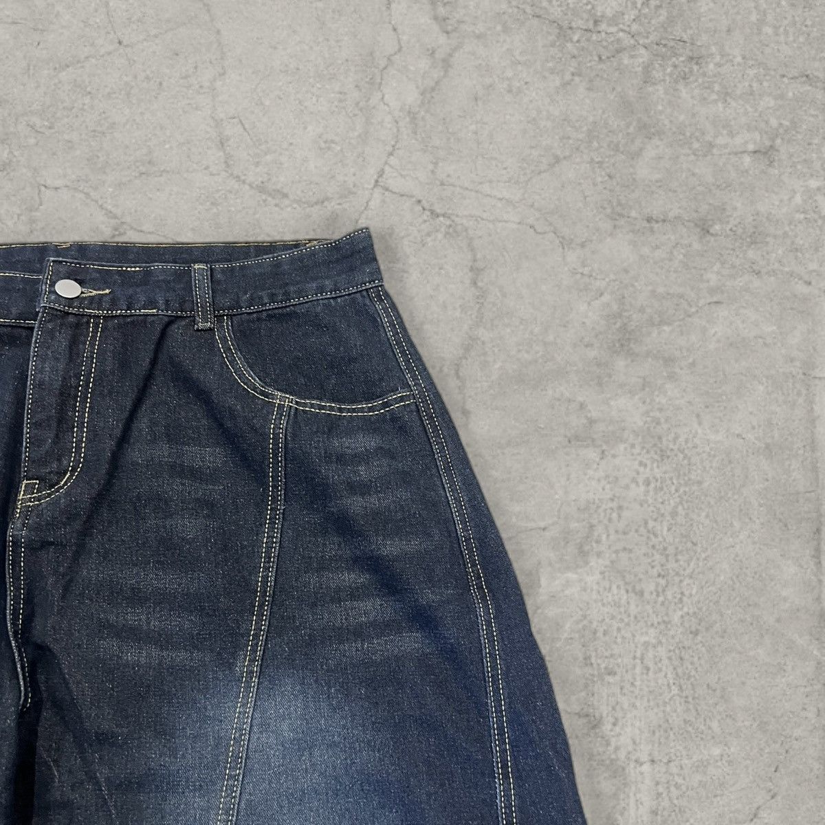 Japanese Brand Cool wide skater Japanese style jeans in faded blue. Size M Size US 32 / EU 48 - 2 Thumbnail