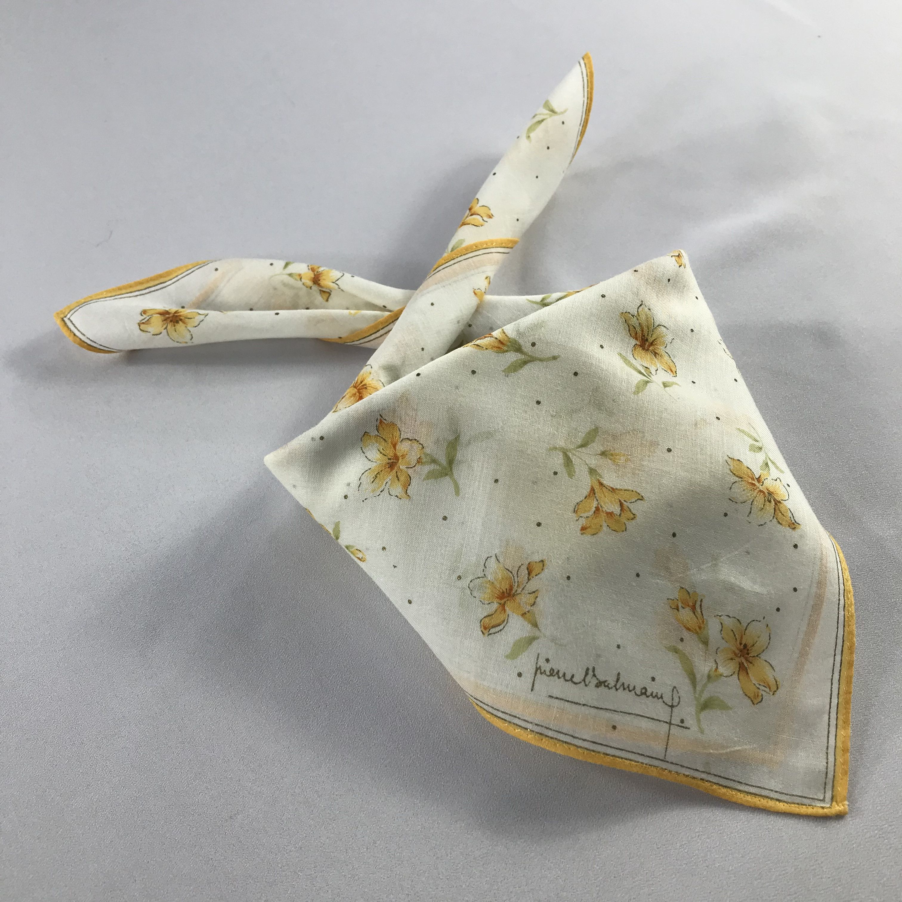 Pierre Balmain Pierre Balmain Handkerchief / Bandana / Neckerchief C539 Size ONE SIZE - 2 Thumbnail