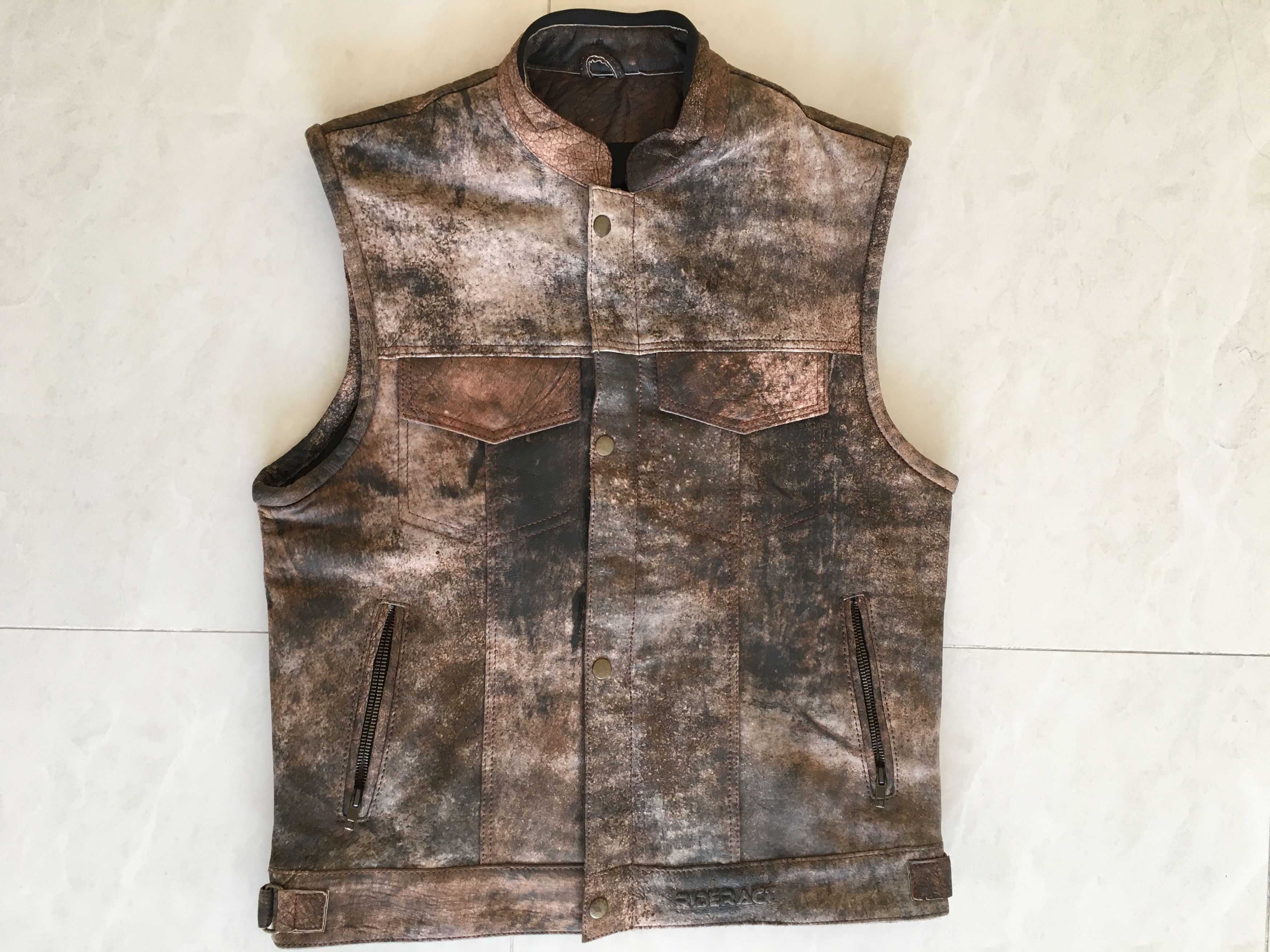 Leather Motorcycle Leather Vest Disstressed Biker Jacket with Armor Size US S / EU 44-46 / 1 - 2 Thumbnail