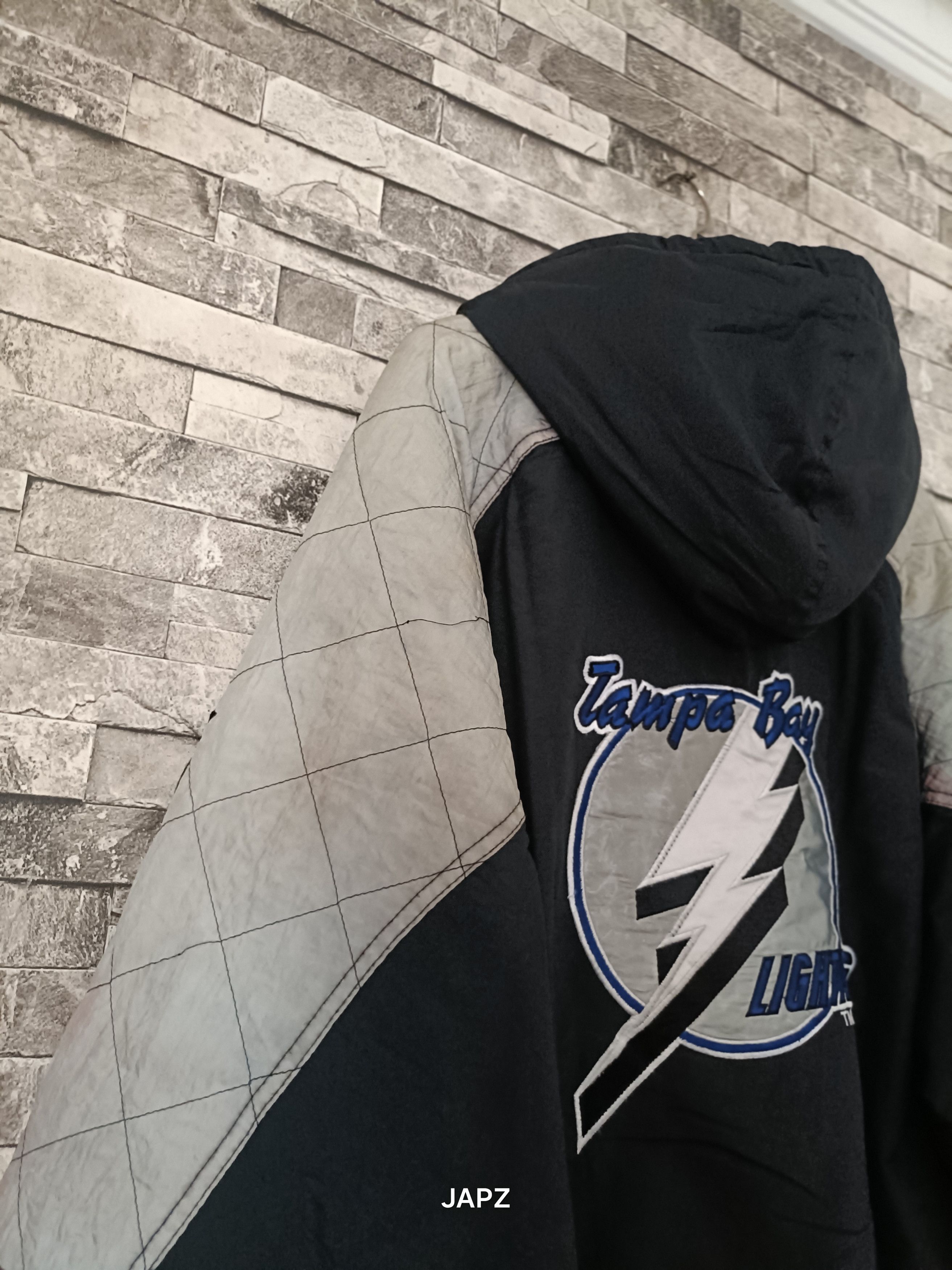 Starter Vintage 90s starter Tampa bay lightning NHL jacket Size US L / EU 52-54 / 3 - 11 Thumbnail