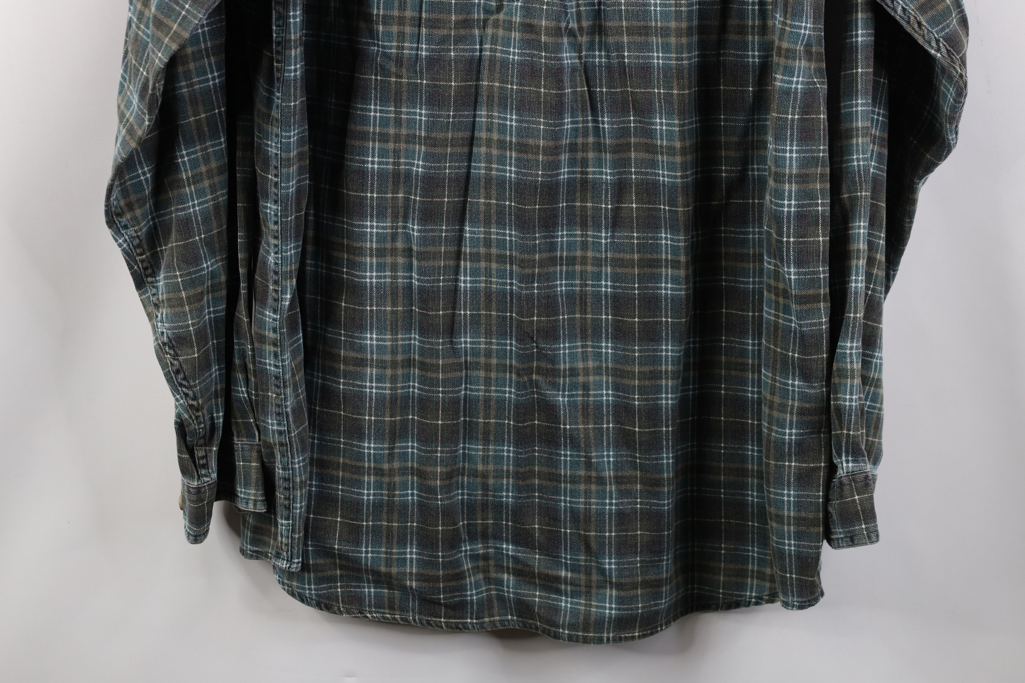 Vintage Vintage 90s Streetwear Faded Knit Board Button Shirt Plaid Size US XL / EU 56 / 4 - 11 Thumbnail
