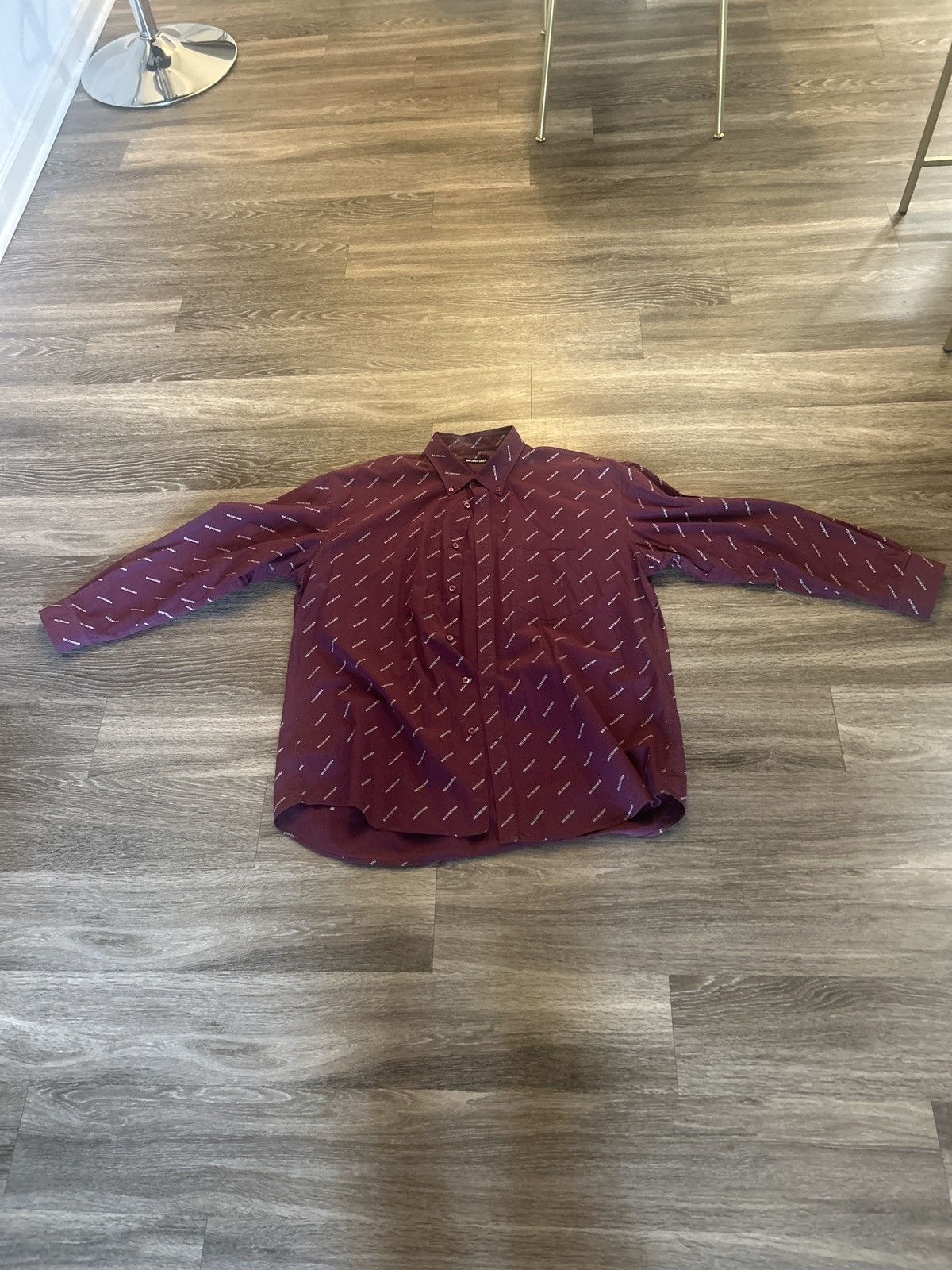Balenciaga Balenciaga All-Over Logo Button-Up Shirt (Burgundy) Size US XXL / EU 58 / 5 - 1 Thumbnail