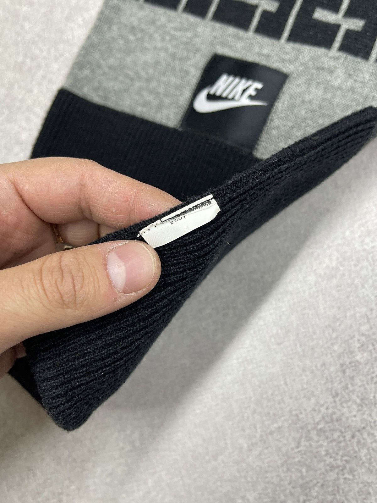 Nike Nike Swoosh Double Sided Scarf Black/Grey Y2K TECH ACG Size ONE SIZE - 10 Thumbnail