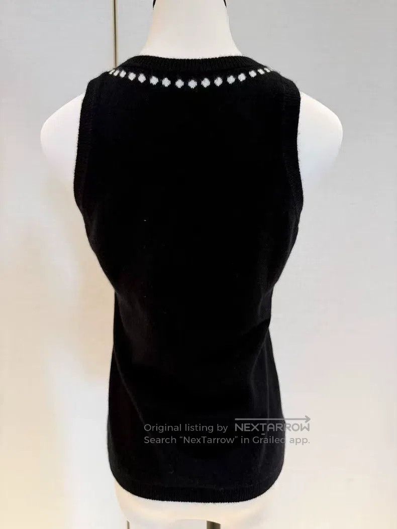 Chanel Chanel 20A pearl necklace knitted vest Size XS / US 0-2 / IT 36-38 - 2 Thumbnail