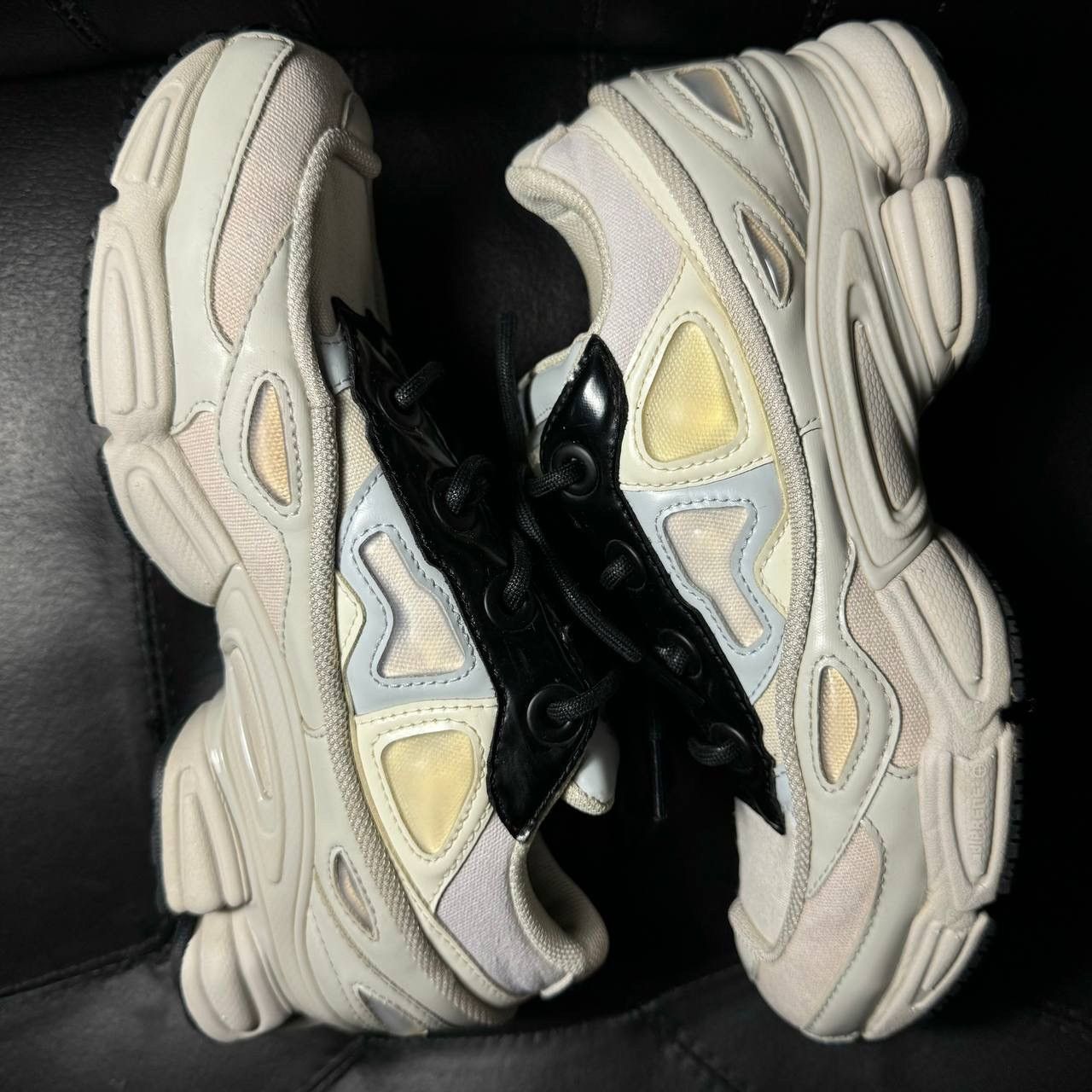 Adidas × Raf Simons Adidas Raf Simons Ozweego Cream White Size US 6.5 / EU 39-40 - 5 Thumbnail