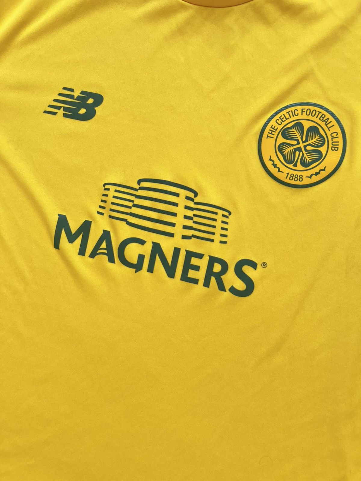 New Balance 2019/2020 Celtic Training Soccer Jersey Men’s Yellow XXL Size US XXL / EU 58 / 5 - 3 Thumbnail