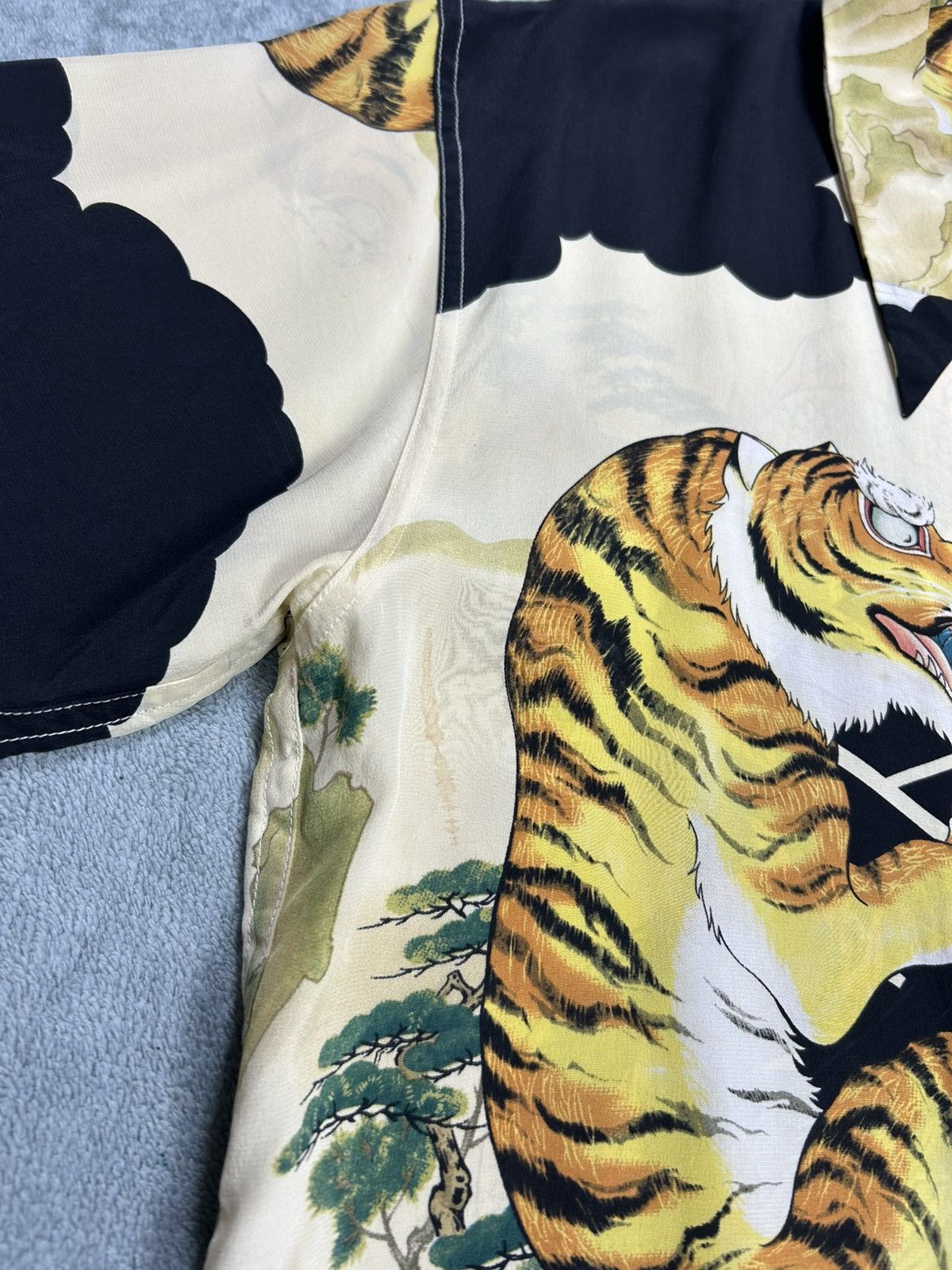 Sun Surf Vintage Cropped Head Hawaiian Motif Tiger & dragon Silk Size US L / EU 52-54 / 3 - 4 Thumbnail