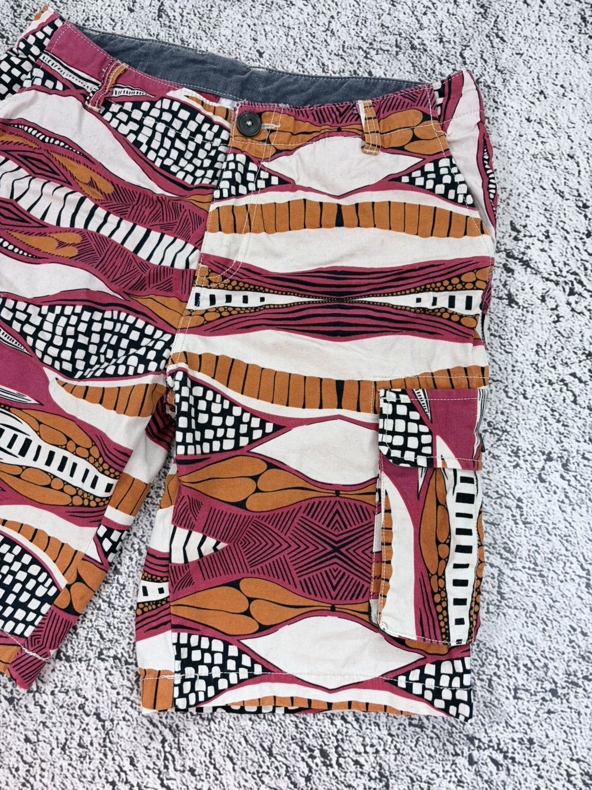 Desigual Desigual Tribal Print Cargo Shorts Men's Size 30 Vintage Y2K Size US 30 / EU 46 - 3 Thumbnail