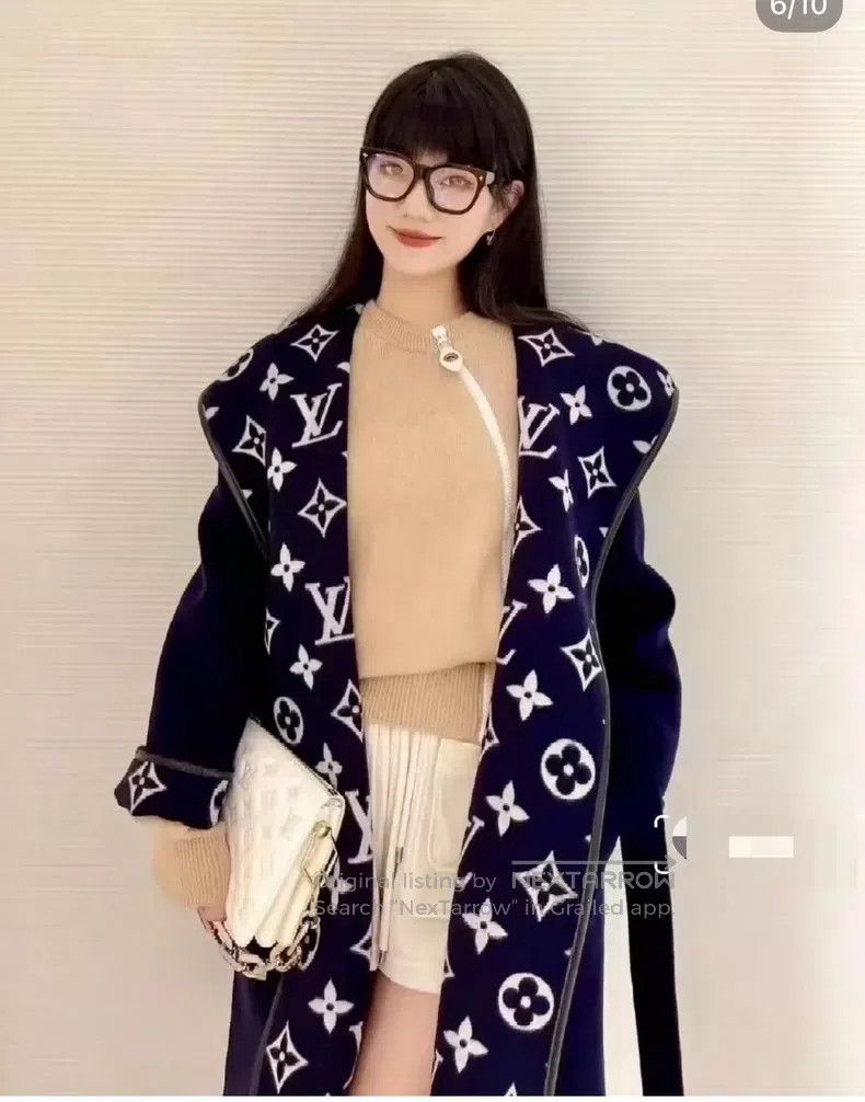 Louis Vuitton Louis Vuitton Dark blue old flower bathrobe coat Size 4XL / US 24-26 - 8 Thumbnail