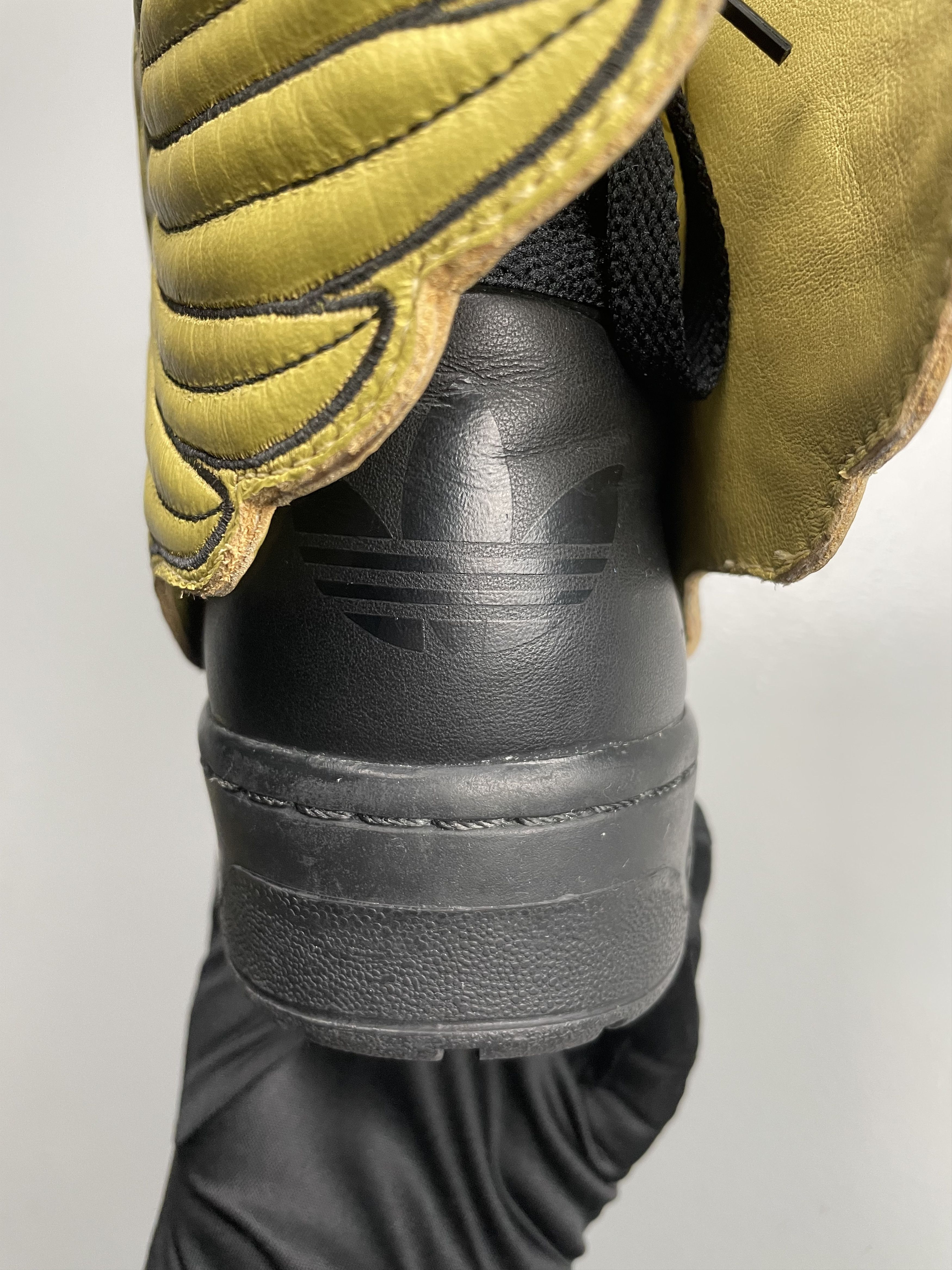 Adidas × Jeremy Scott adidas X Jeremy Scott 2011 JS Wings 2.0 Black/Metallic Gold Size US 9.5 / EU 42-43 - 14 Thumbnail