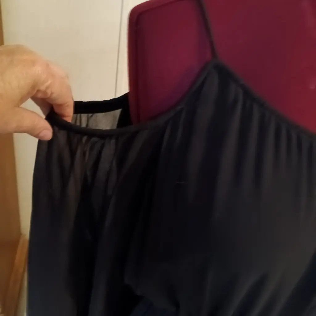 Calvin Klein Calvin Klein Black Cold-Shoulder Maxi Dress – Size L (NWT) Size L / US 10 / IT 46 - 6 Thumbnail
