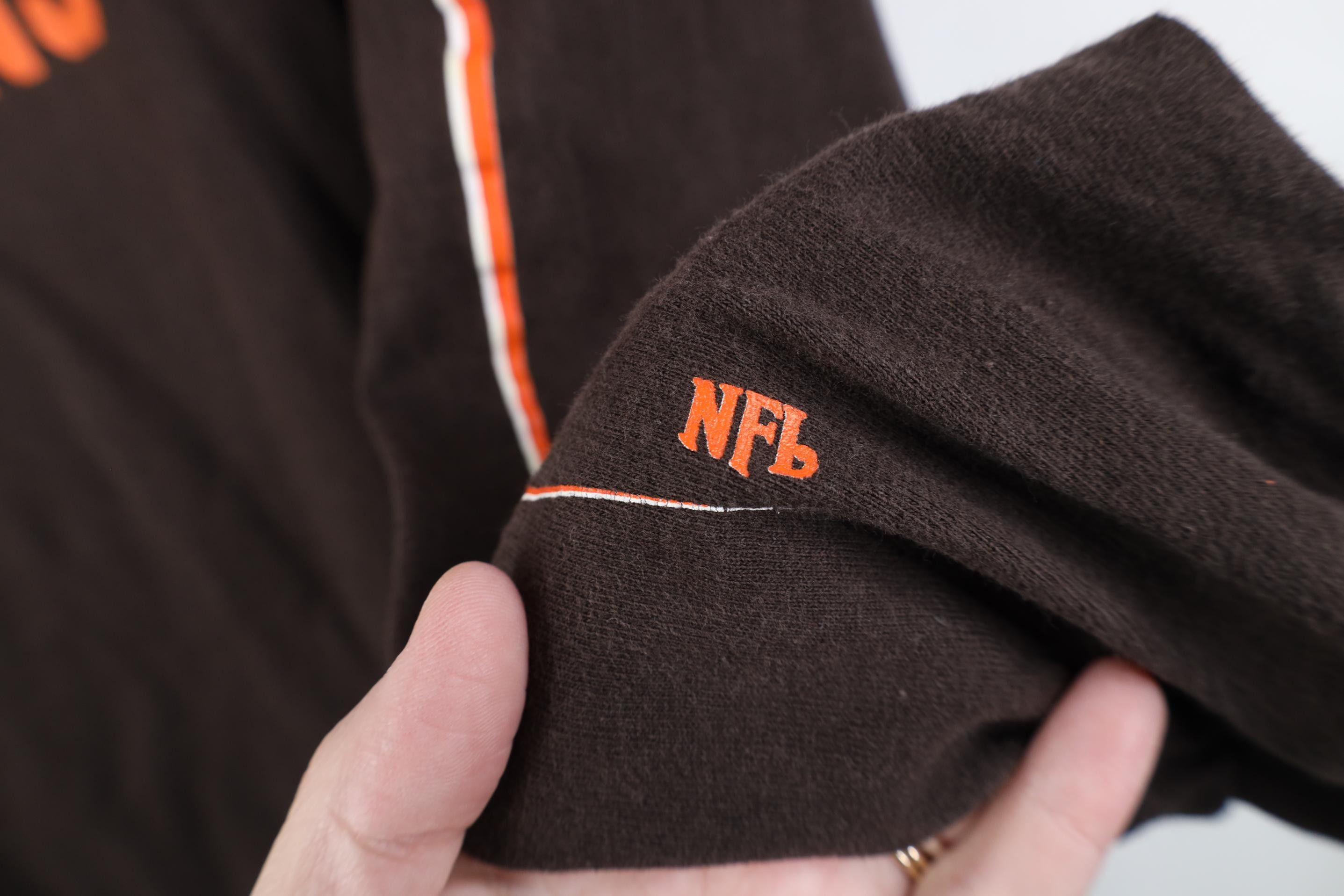 Vintage Vintage Y2K NFL Browns Football Long Sleeve T-Shirt Brown Size US L / EU 52-54 / 3 - 7 Thumbnail