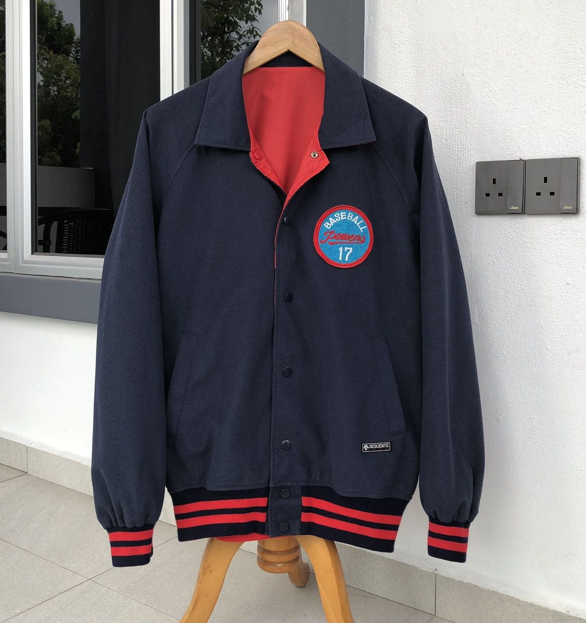 Vintage Vintage Basketball Reversible Wool VarsityJacket by DESCENTE Size US L / EU 52-54 / 3 - 5 Thumbnail