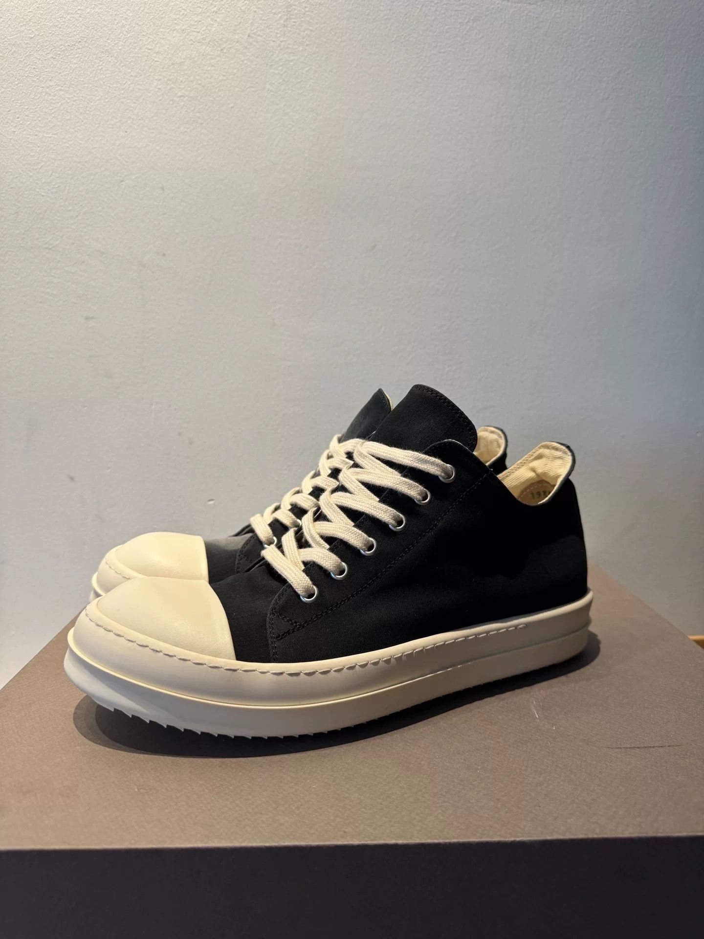 Rick Owens rick owens low-top gradient sneakers size 41 Size US 8 / EU 41 - 1 Thumbnail