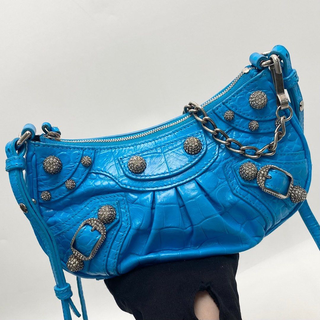 Balenciaga o1mt1gz1124 Size: OS / Le Cagole Mini Duffle Bag Light