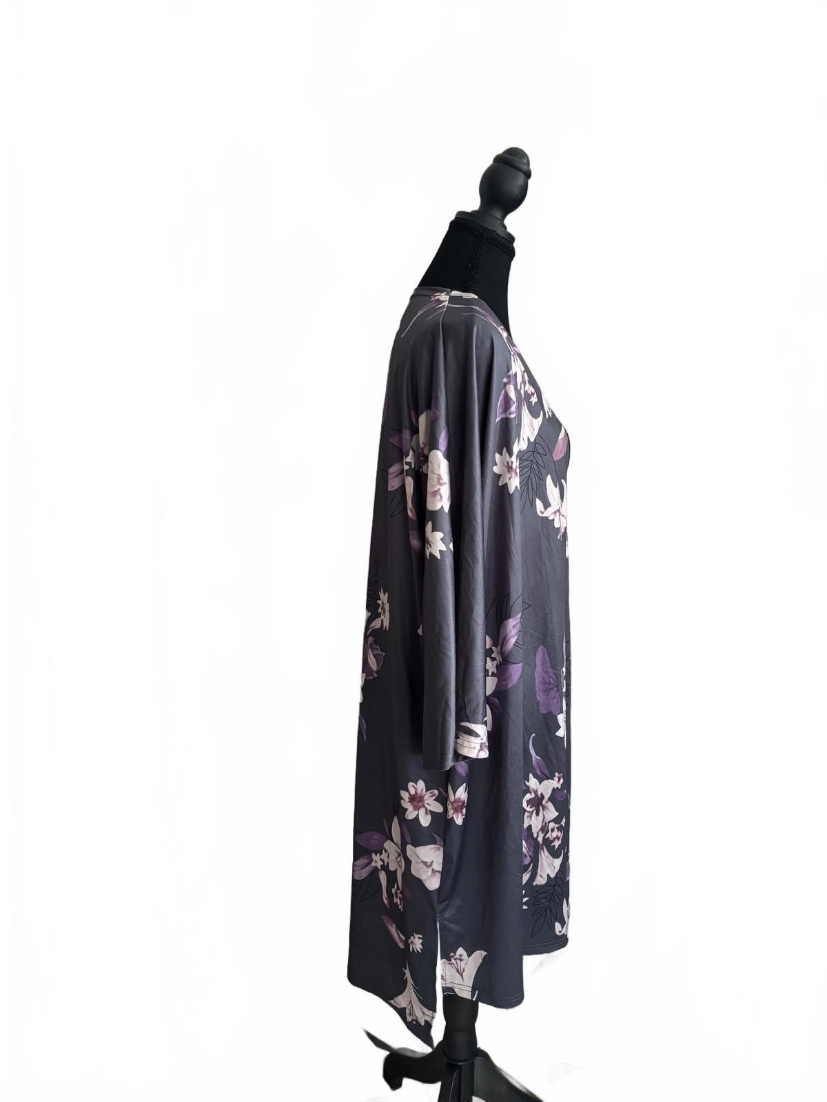 The Unbranded Brand Boho Floral Print Kimono Cardigan in Purple and Black Size M / US 6-8 / IT 42-44 - 3 Thumbnail