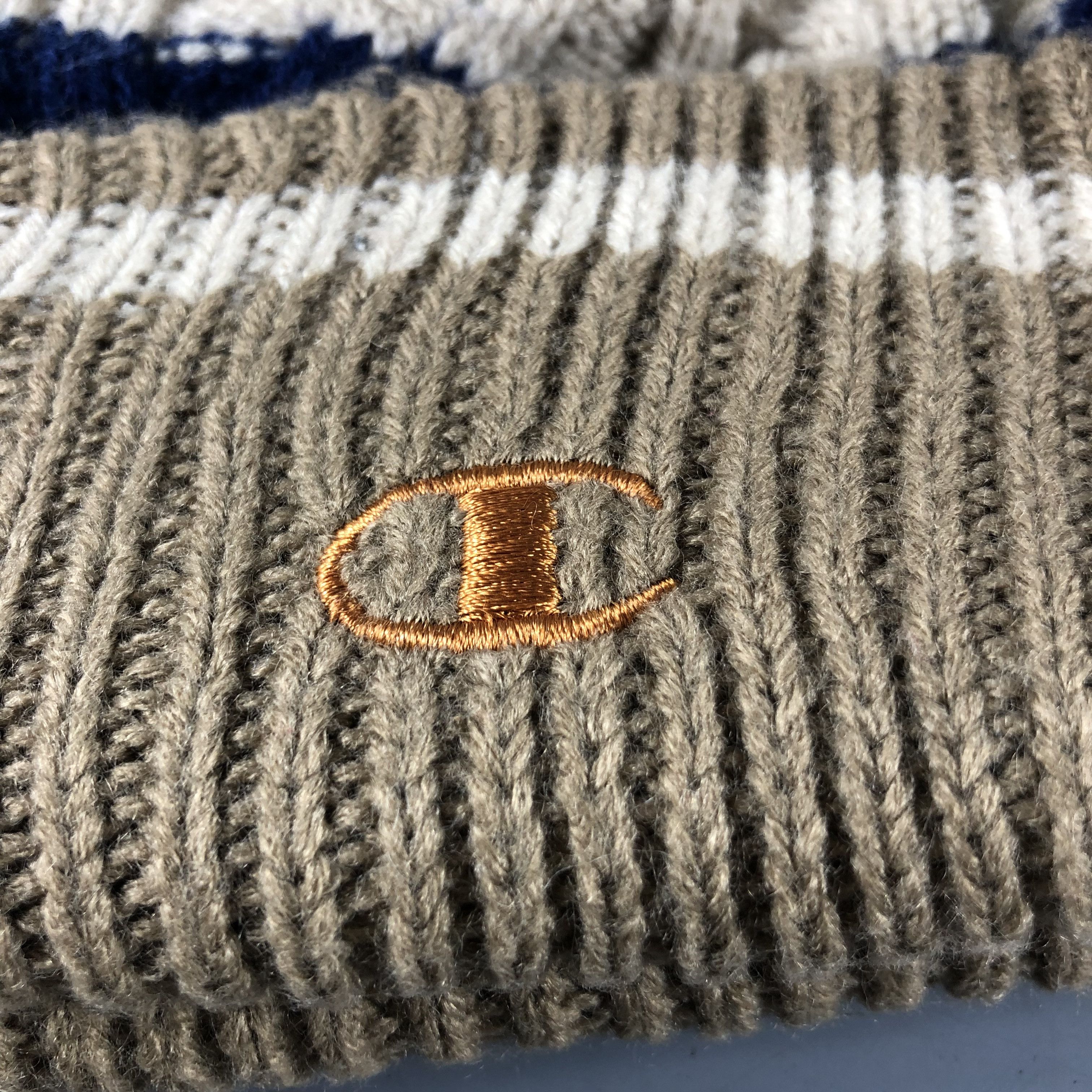 Champion Champion Cable Knit Bobble Beanie Snow Cap B514 Size ONE SIZE - 4 Thumbnail
