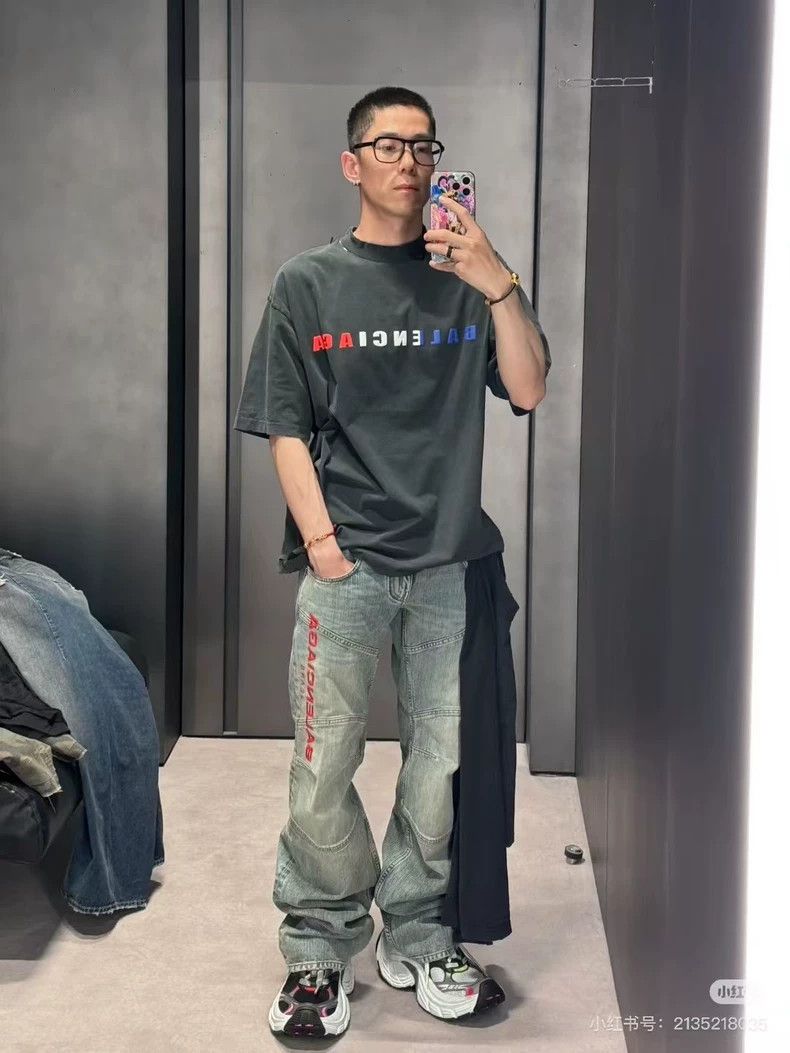 Balenciaga Balenciaga Gradient Embroidered Letter Short Sleeve Hole T Size US XS / EU 42 / 0 - 5 Thumbnail