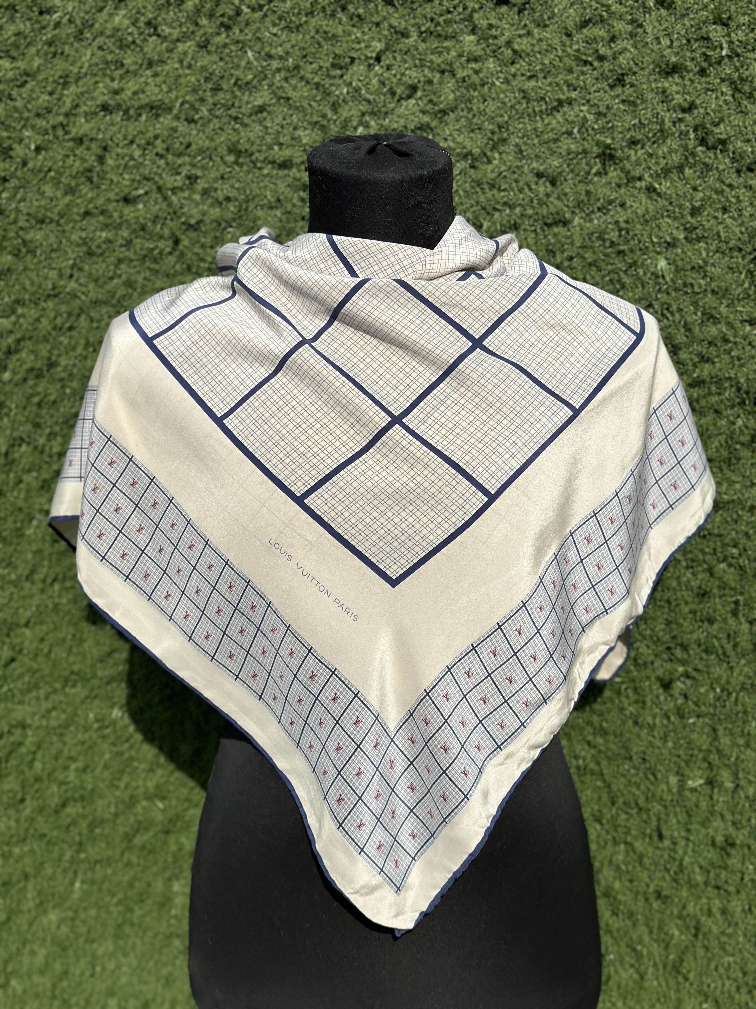 Louis Vuitton Louis Vuitton Silk Scarf Monogram Grid Square 81x83cm Size ONE SIZE - 2 Thumbnail