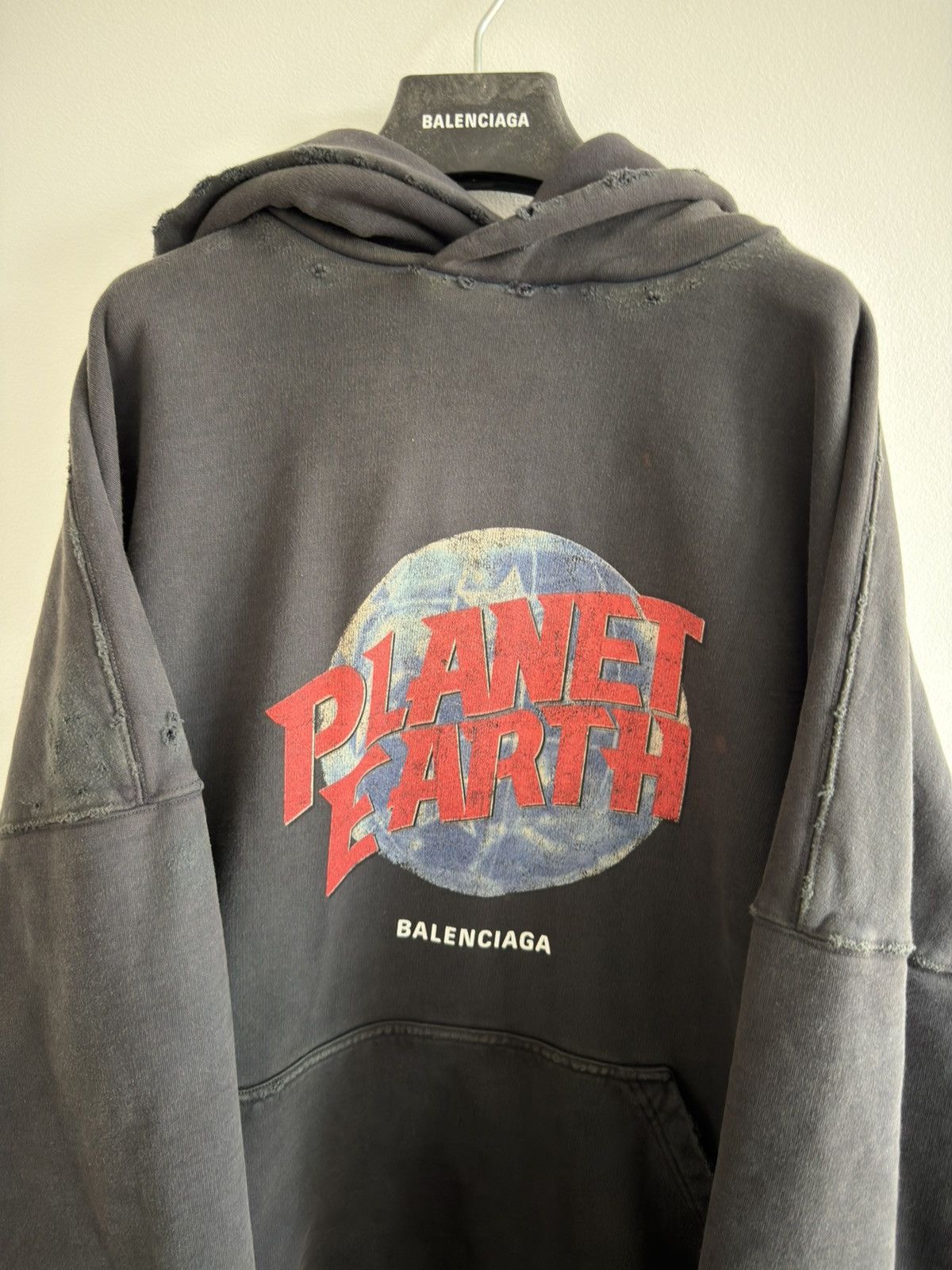 Balenciaga BALENCIAGA DEMNA WINTER 24 HOODIE DISTRESSED PLANET HOLLY Size US XL / EU 56 / 4 - 2 Thumbnail