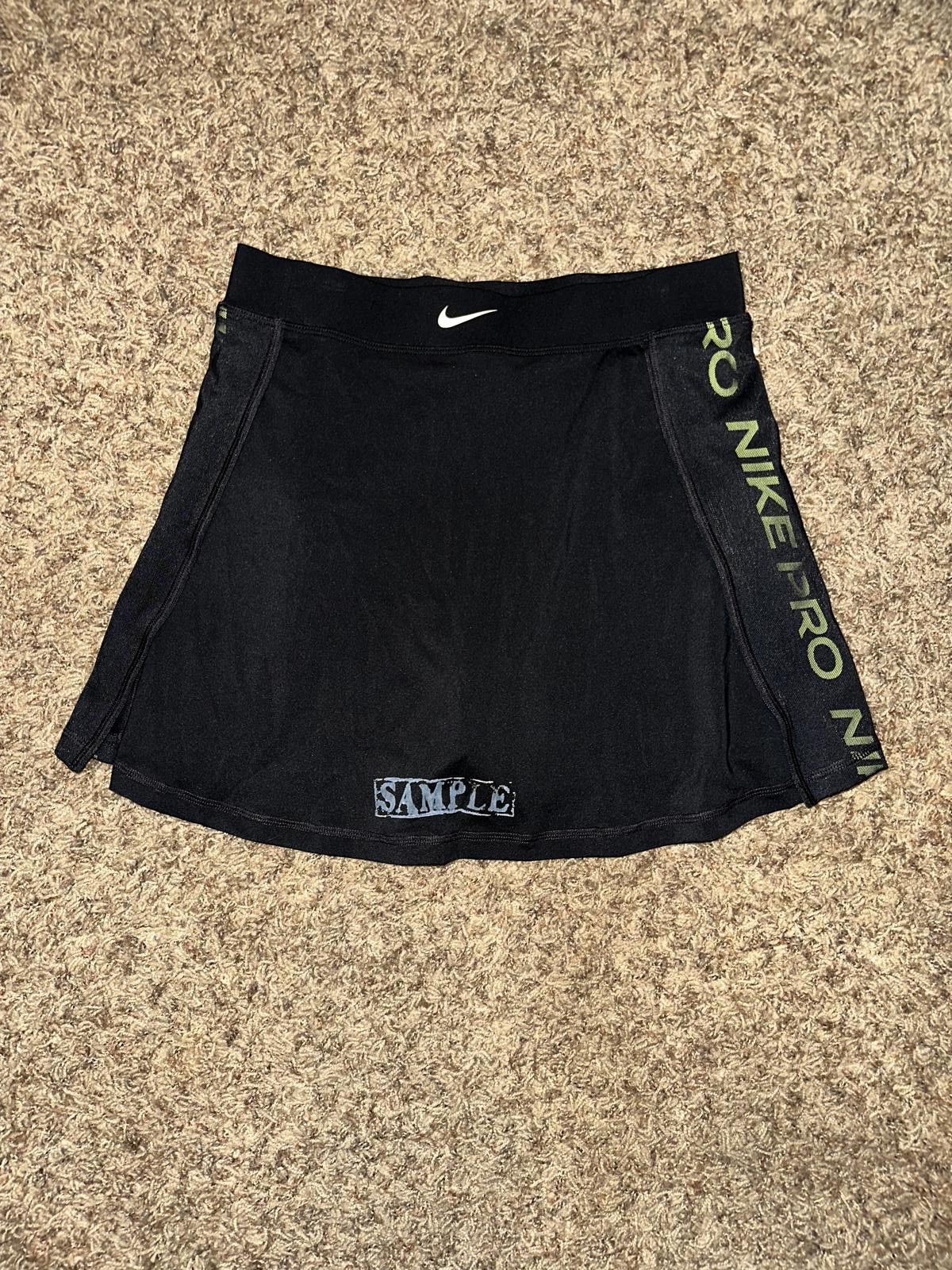 Nike Nike Pro Women's Size Large Dri-Fit High-Waisted 3" Training Skort Sample Size 28" / US 6 / IT 42 - 3 Thumbnail
