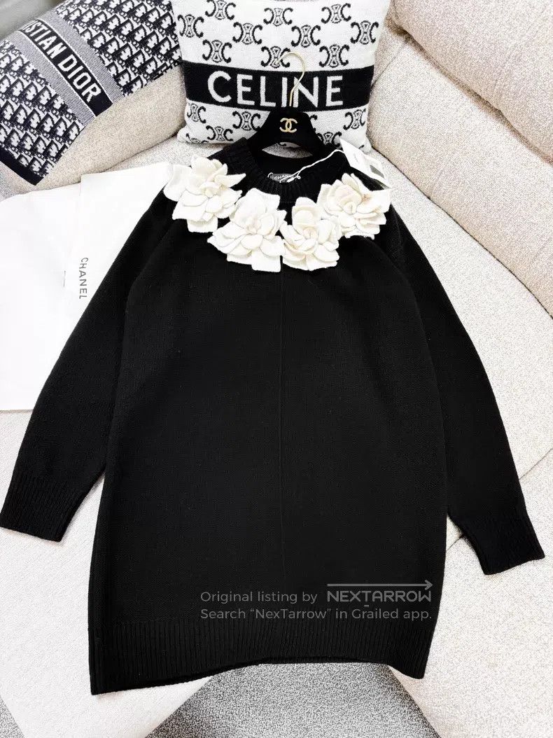 Chanel Chanel White three-dimensional camellia knitted dress Size XS / US 0-2 / IT 36-38 - 2 Thumbnail