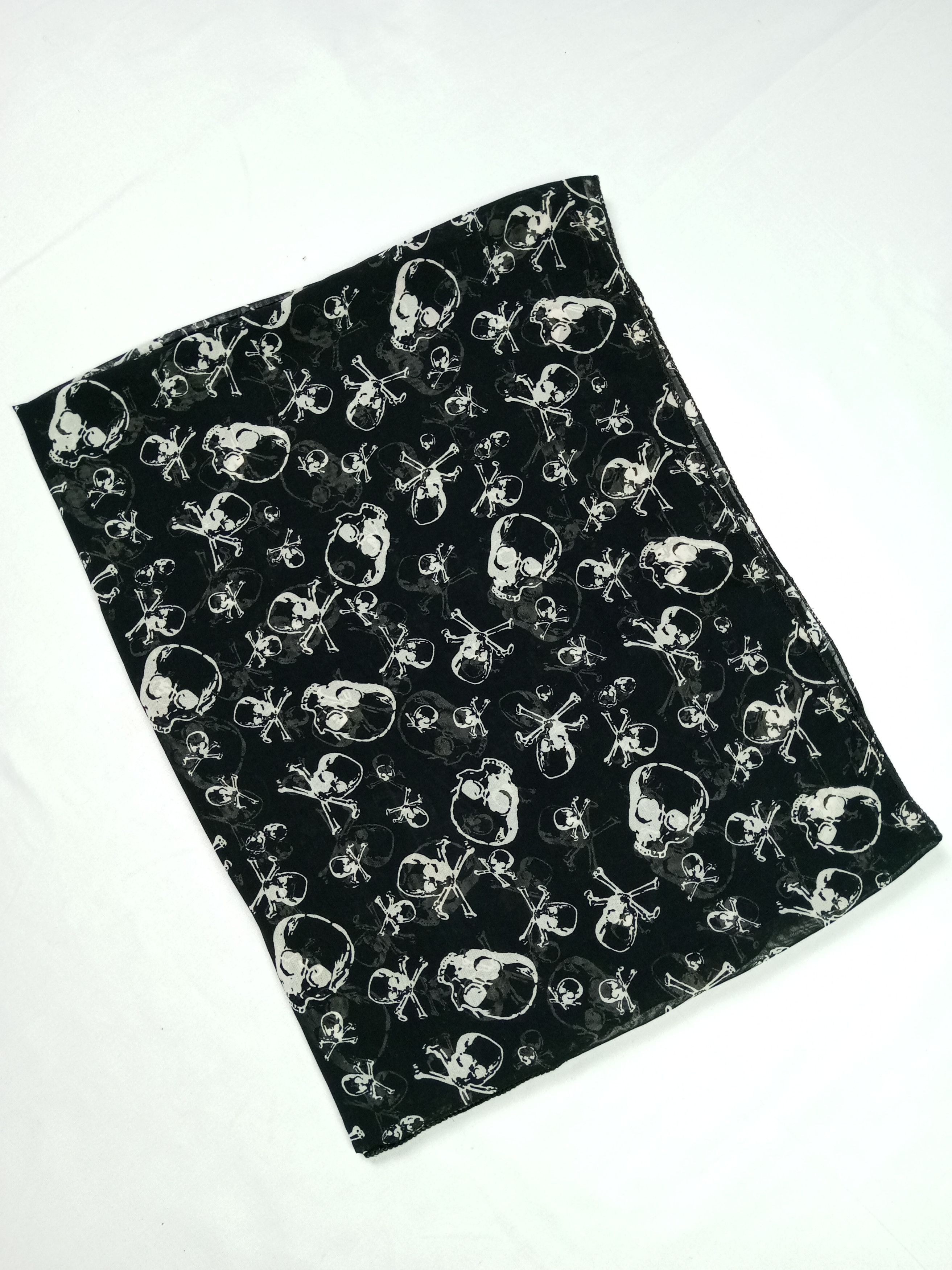 Japanese Brand Skulls scarf Inspired by Alexander Mcqueen Size ONE SIZE - 9 Thumbnail