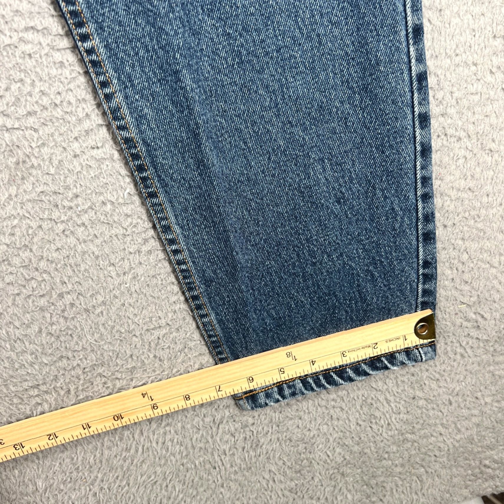 Levi's VINTAGE Levi's 550 Denim Jeans Mens 31x31 Relaxed Fit Taper Leg Blue 90s Grunge Size US 31 - 2 Thumbnail