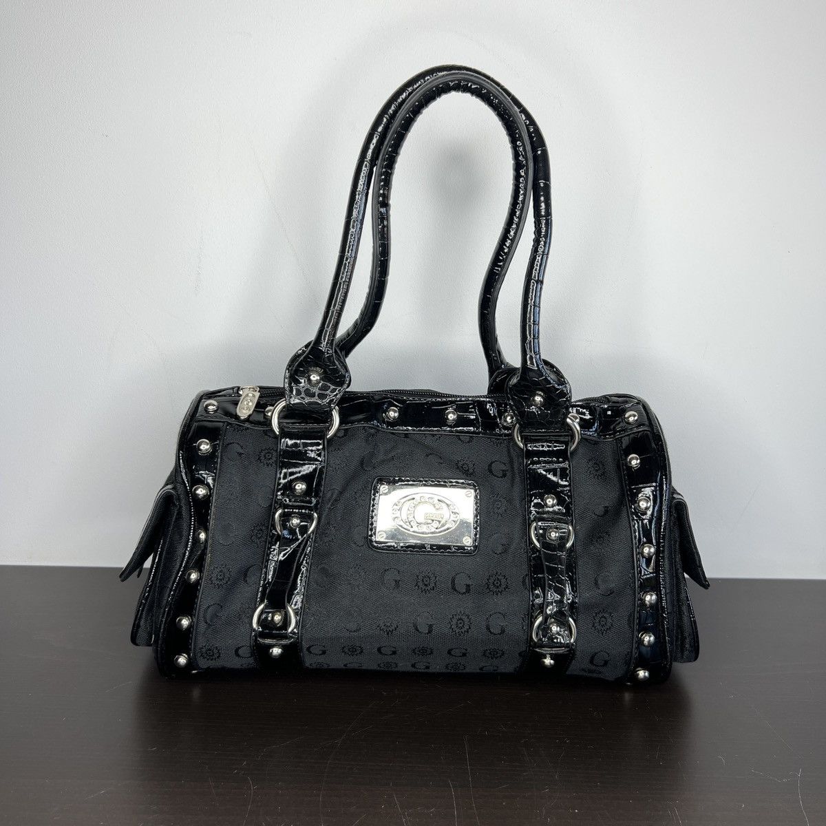 Guess Guees Style Shoulder Mini Bag Baguette Y2K Avant-garde 00’s Size ONE SIZE - 1 Thumbnail