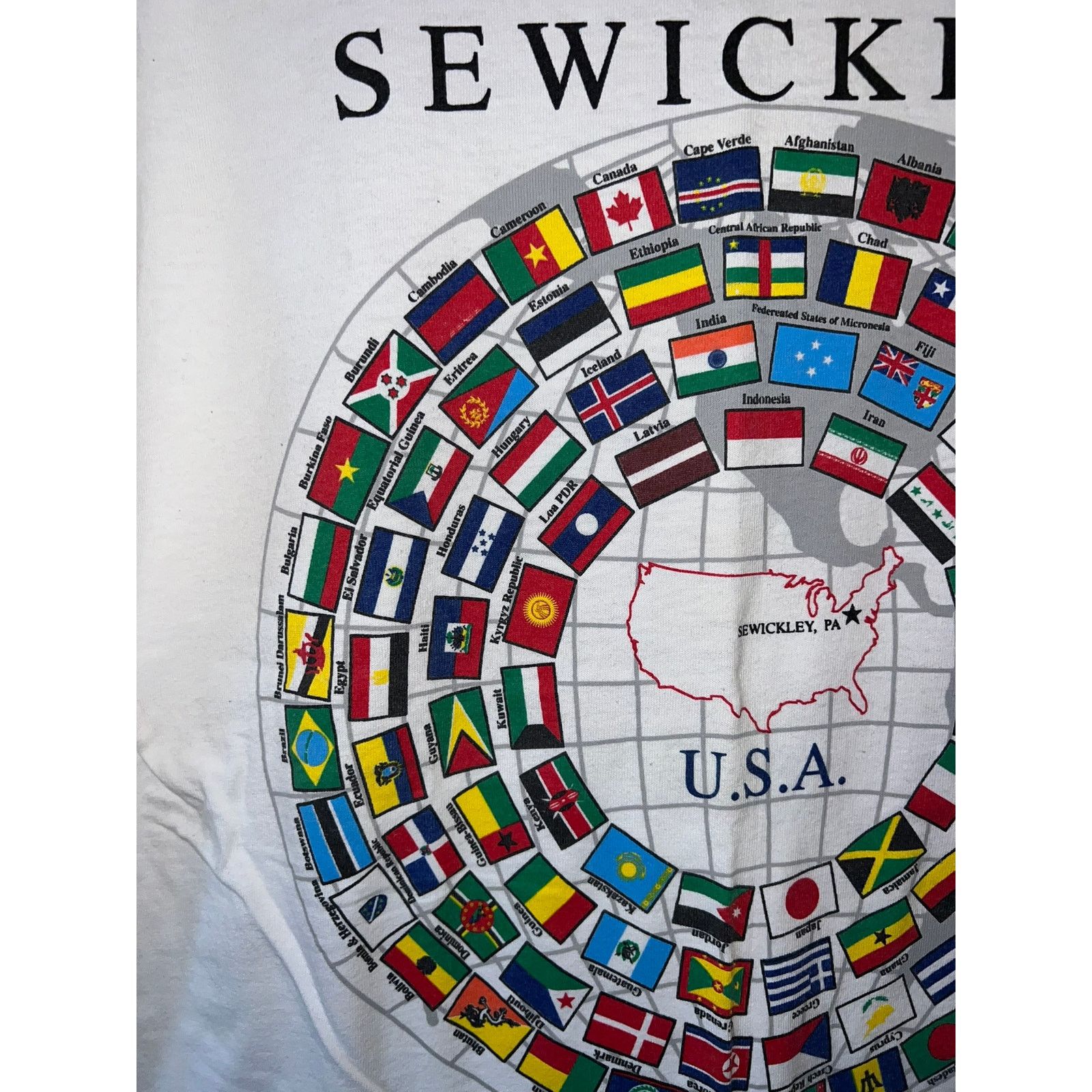 Vintage Vintage World Flag Shirt Sewickley World Class City Tee 90s Size US L / EU 52-54 / 3 - 4 Thumbnail