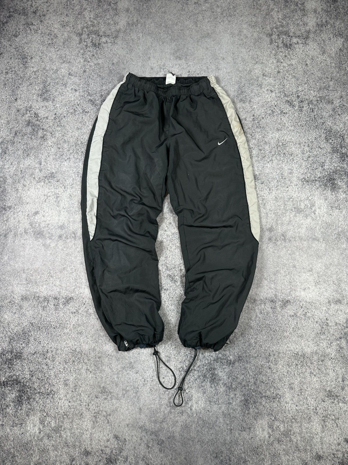 Nike Vintage Nike Pants Rare Joggers Gorpcore Streetwear Y2K USA Size US 30 / EU 46 - 1 Thumbnail
