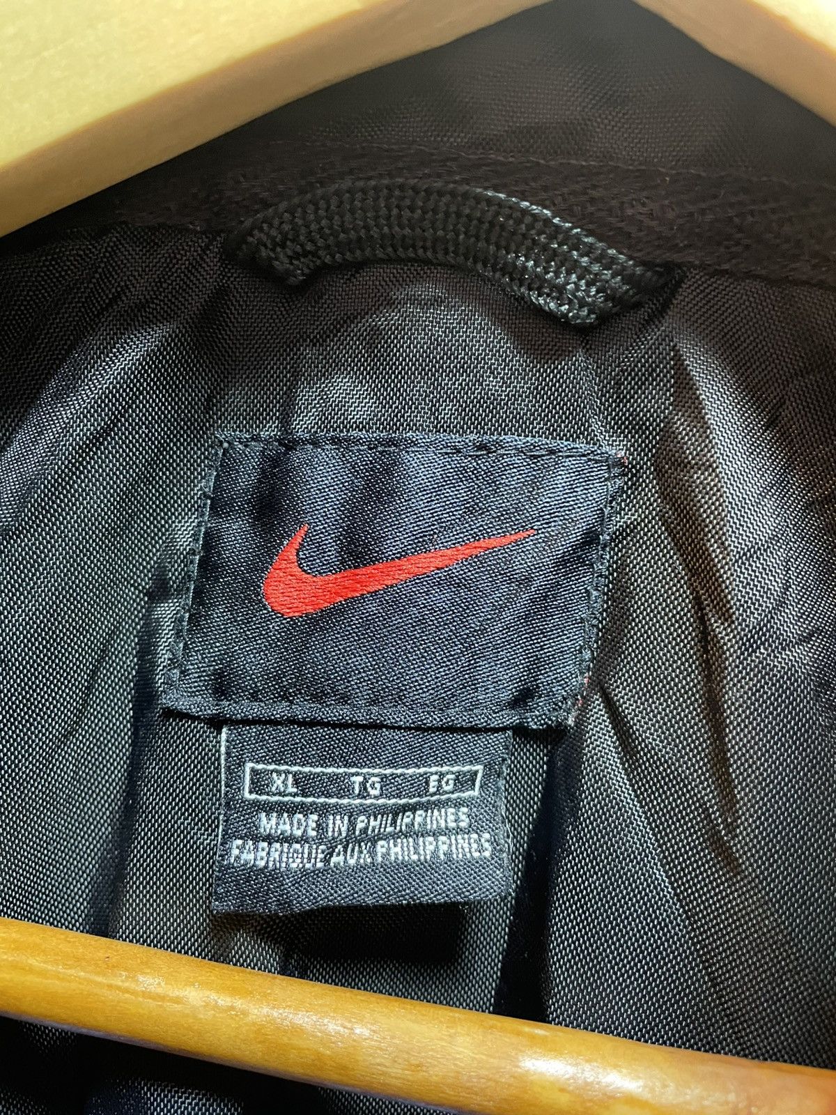 Nike Vintage Nike Windbreaker Jacket Size US XL / EU 56 / 4 - 5 Thumbnail