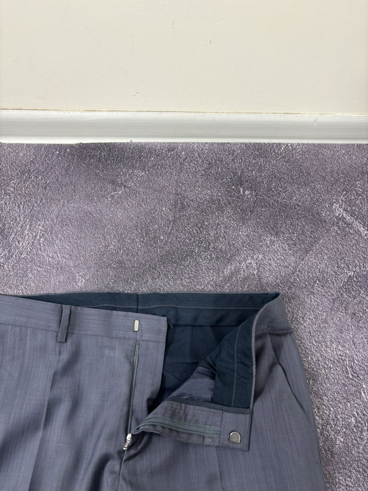 Hugo Boss Hugo Boss Men’s 2-Pieces Classic Formal Wool Suit Size 40R - 19 Thumbnail