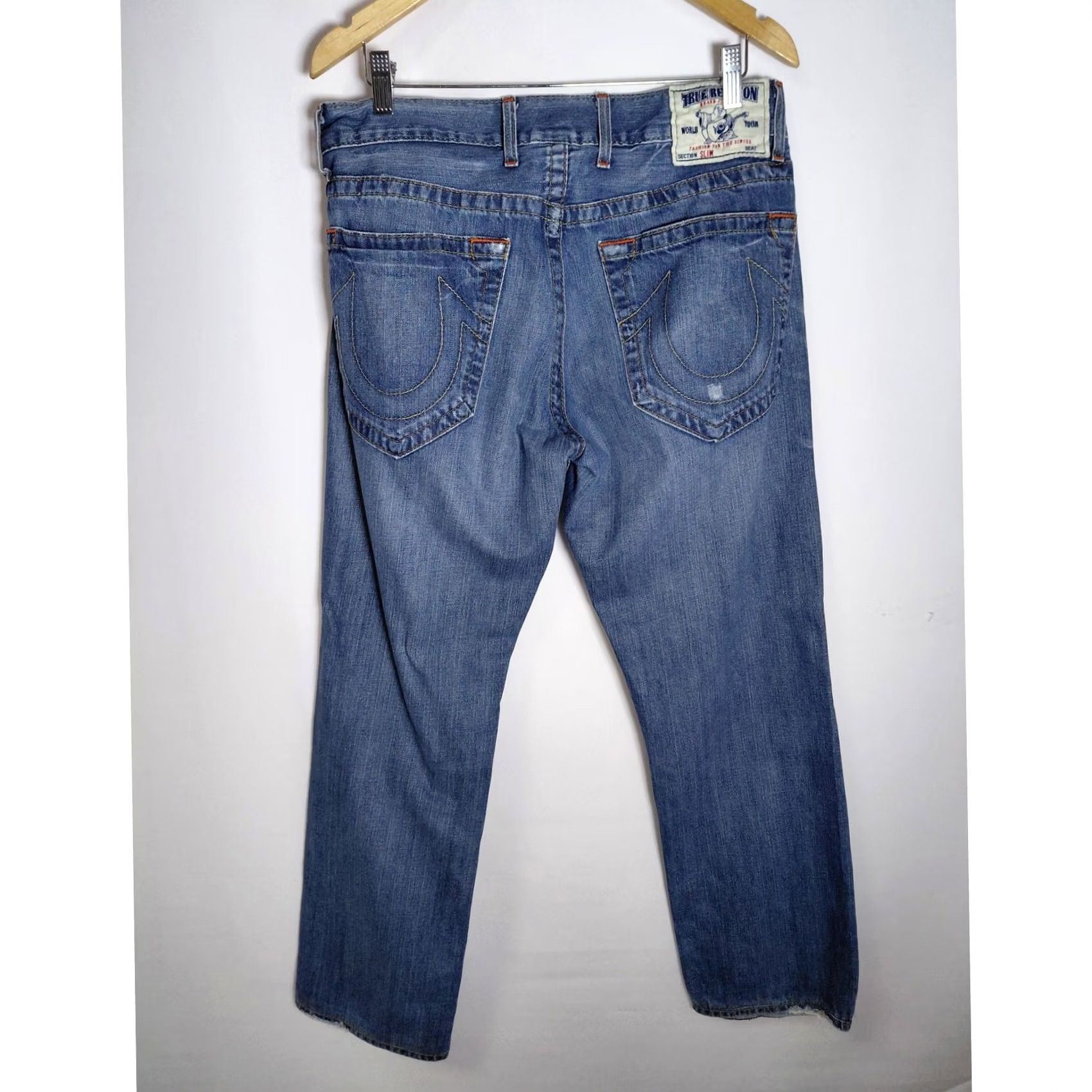 True Religion True Religion Jeans Slim Made in USA Blue Denim Men 33 Regular Inseam 30 Button Logo Straight Everyday Casual Belt Loop Sungold? Size US 33 - 2 Thumbnail