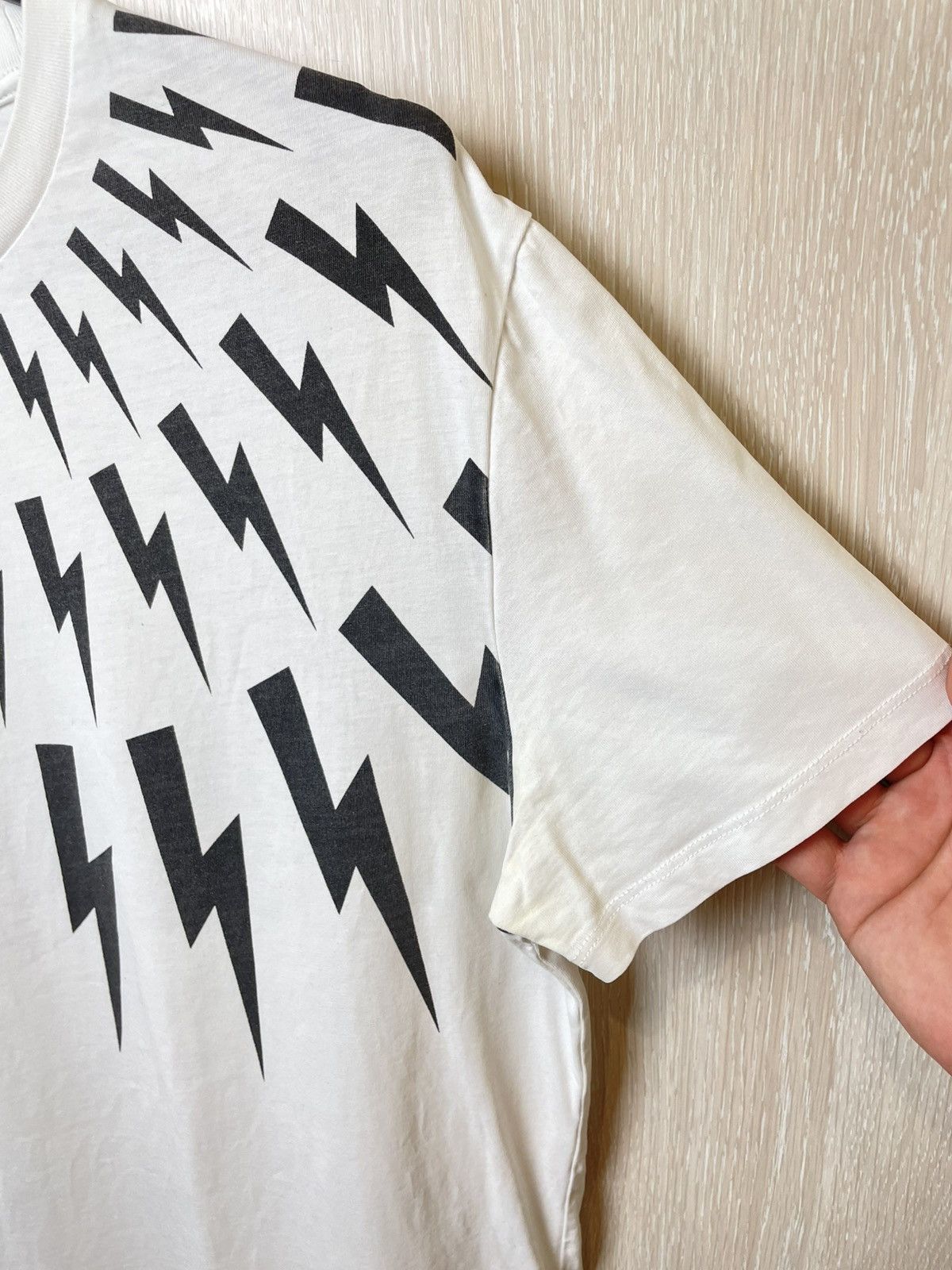 Neil Barrett Neil Barrett Thunderbolt T-Shirt Size US M / EU 48-50 / 2 - 2 Thumbnail