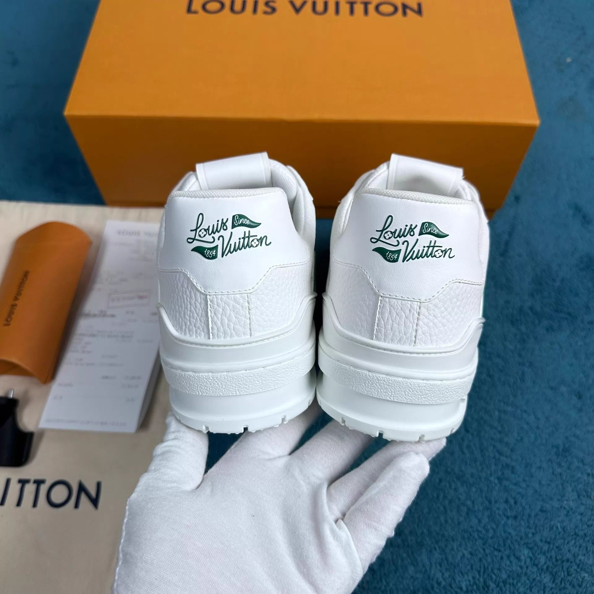 Louis Vuitton LV Trainer Low Top White Green Rivet Sole US6.5/40.5 Size US 7.5 / EU 40-41 - 4 Thumbnail