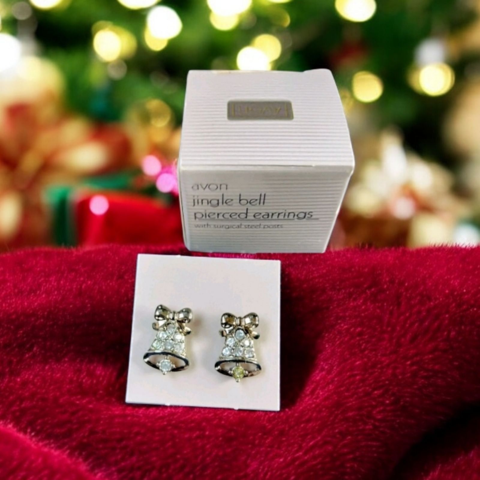 Vintage Vintage Avon 1991 Pierced Earrings Jingle Bells Christmas Si Size ONE SIZE - 1 Thumbnail