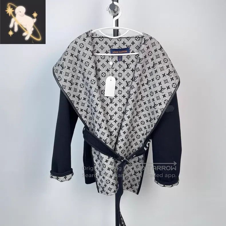 Louis Vuitton Louis Vuitton Black Old Flower Full Print Bathrobe Coat Size XS / US 0-2 / IT 36-38 - 1 Thumbnail