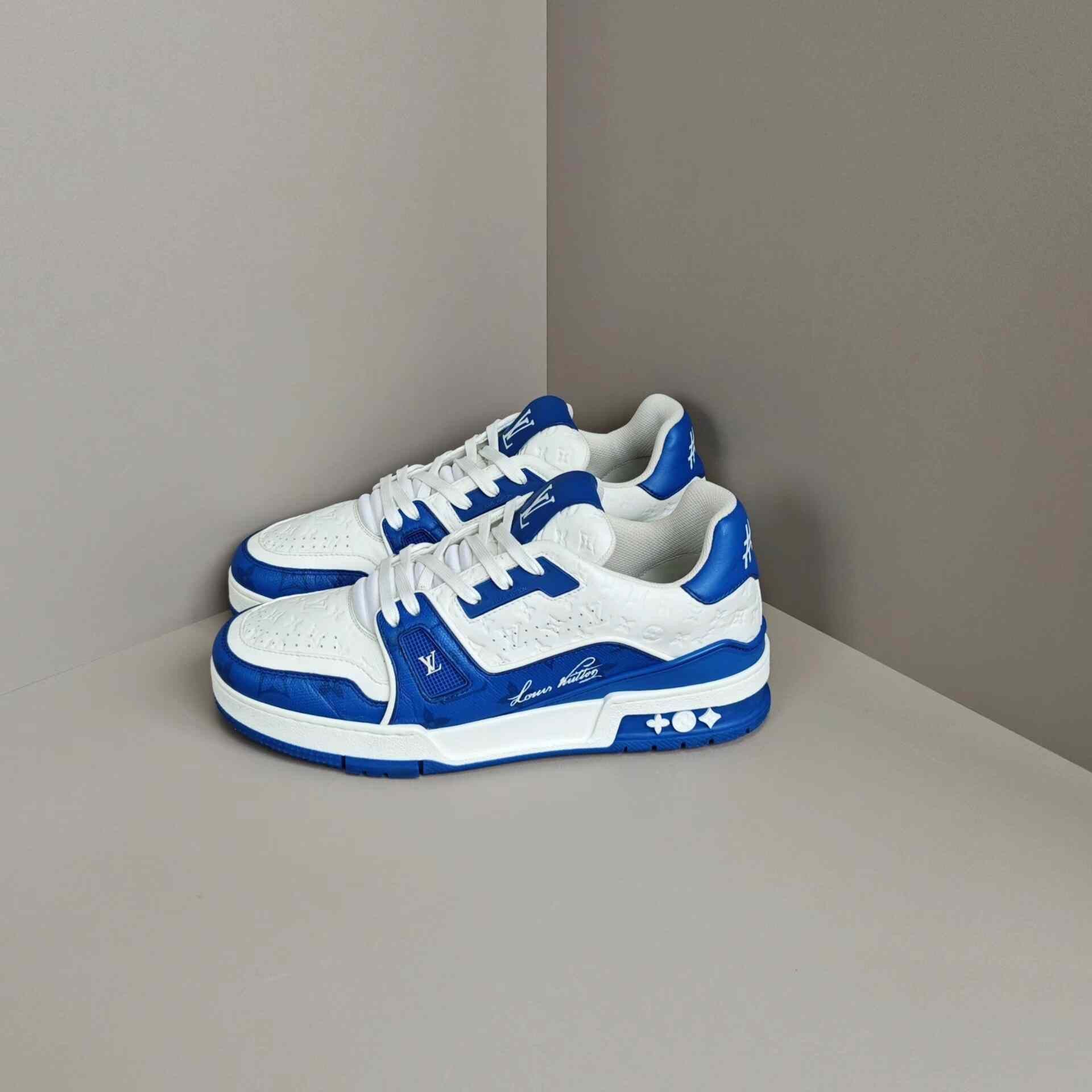 Louis Vuitton Louis Vuitton Training Blue Lowtop Sneakers us_9 Women Size US 9 / IT 39 - 1 Thumbnail
