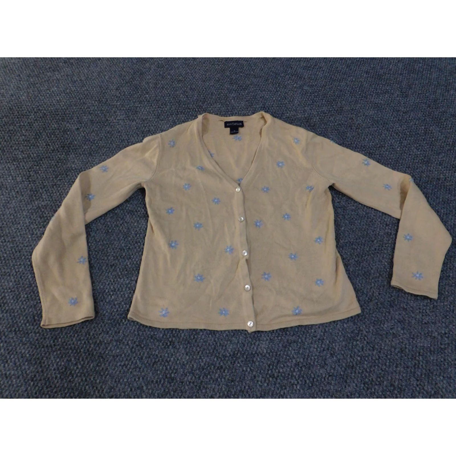 Ann Taylor Ann Taylor Cardigan Womens Medium Beige Floral Embroidered Button-Up Sweater Size M / US 6-8 / IT 42-44 - 3 Thumbnail
